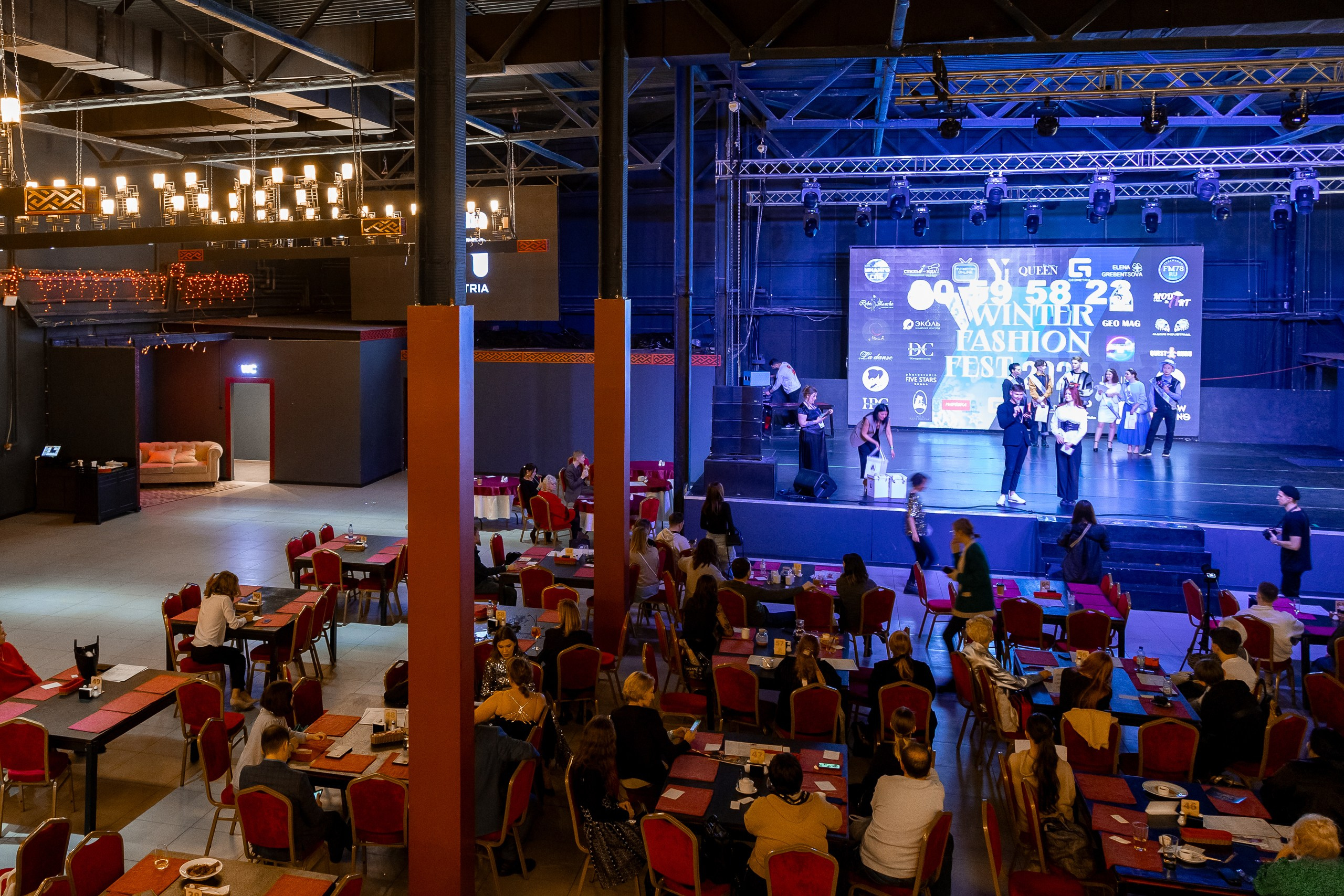 Репортажная фотосъемка события WINTER FASHION FEST 2024. Фотограф в Санкт-Петербурге — Сергей Петров