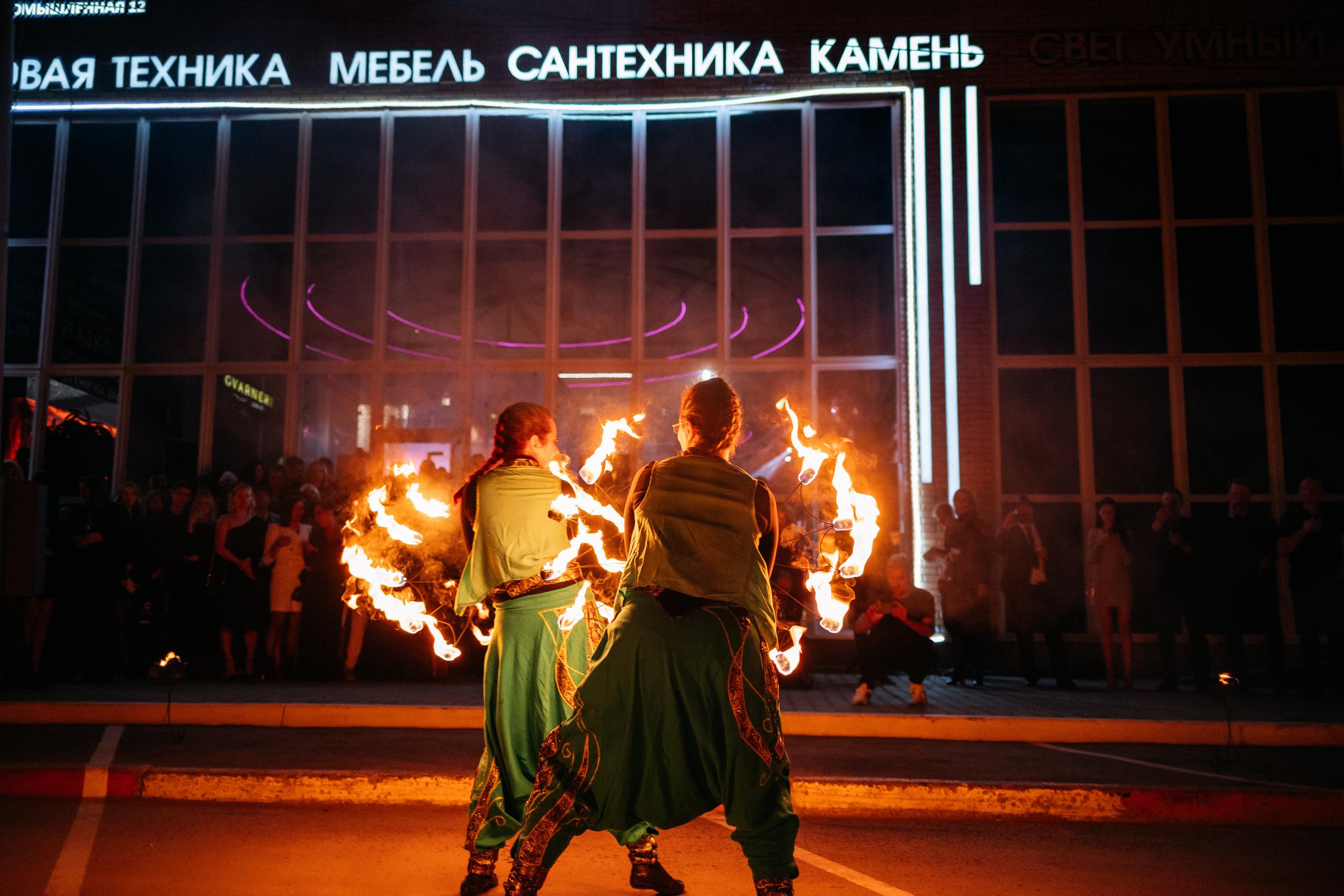 Шоурум BRAVO 1 ГОД. СВОИ. ФОТООТЧЕТЫ-СОБЫТИЯ-МЕСТА