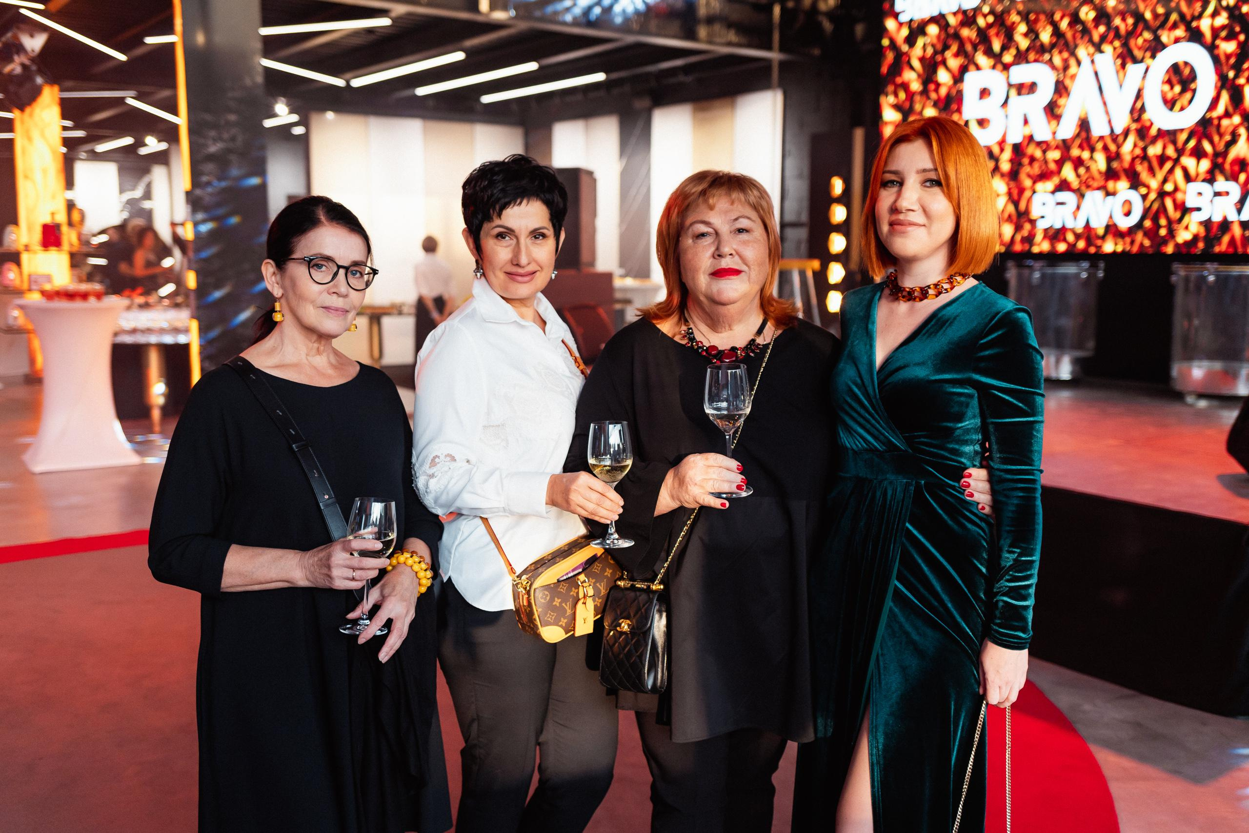 Шоурум BRAVO 1 ГОД. СВОИ. ФОТООТЧЕТЫ-СОБЫТИЯ-МЕСТА