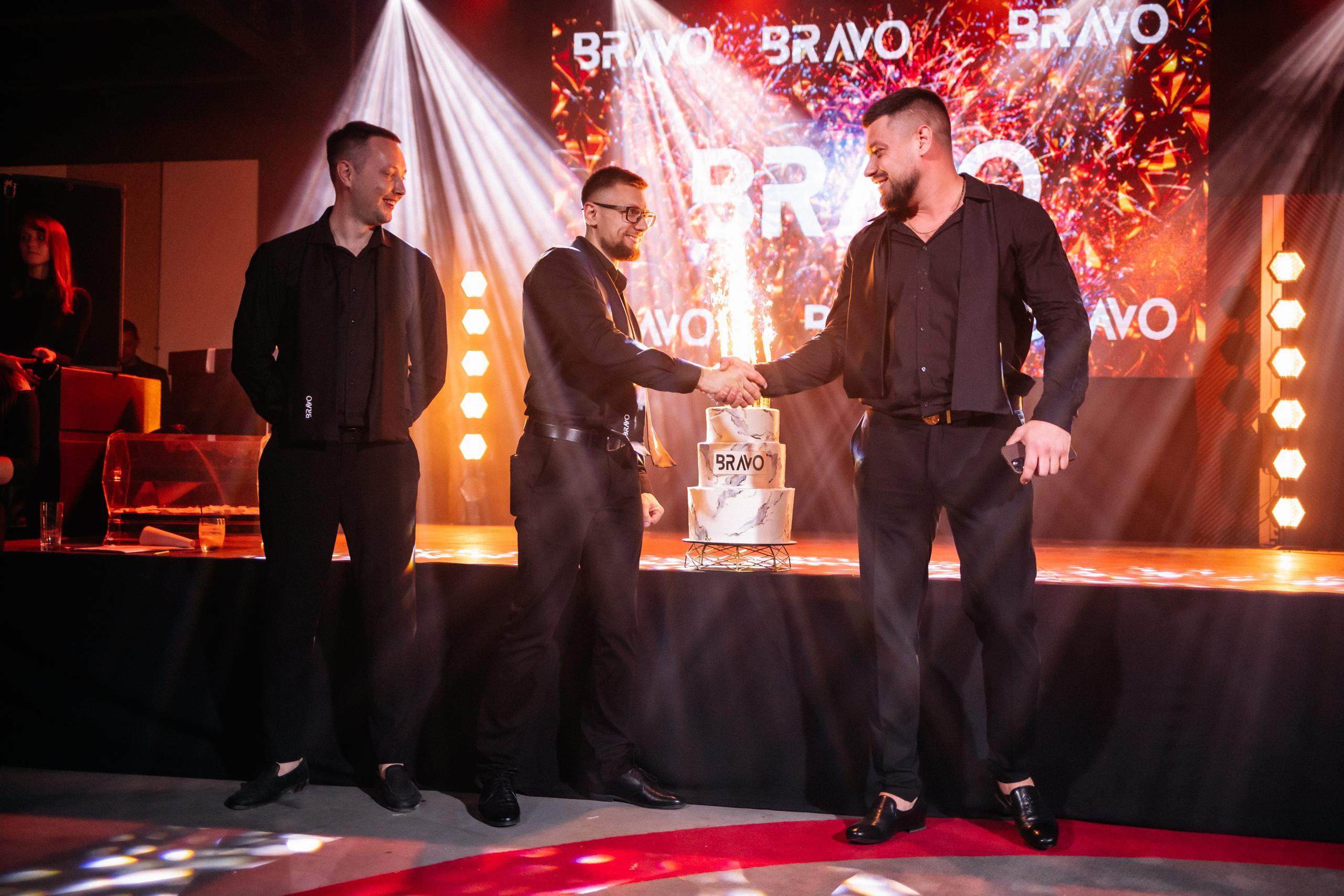 Шоурум BRAVO 1 ГОД. СВОИ. ФОТООТЧЕТЫ-СОБЫТИЯ-МЕСТА