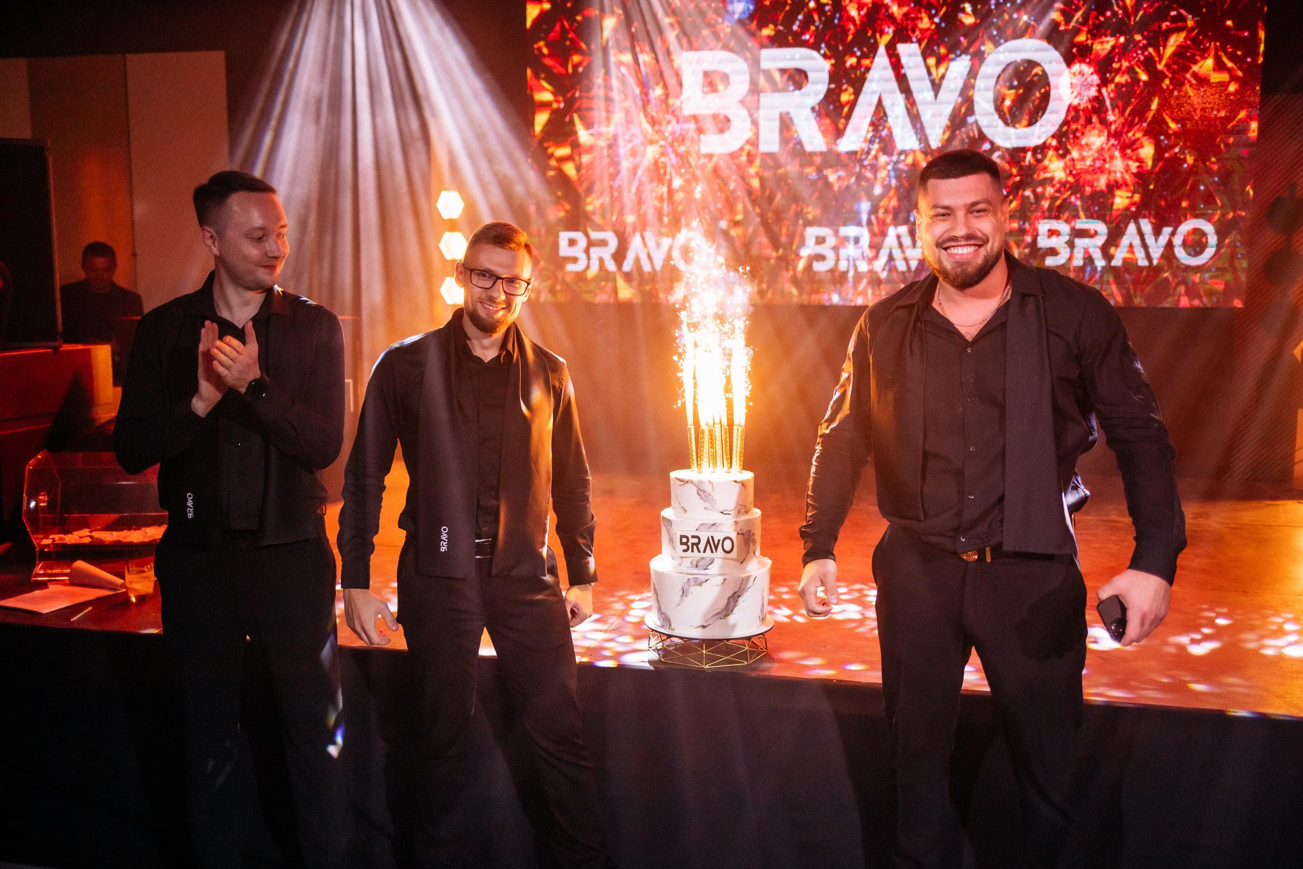 Шоурум BRAVO 1 ГОД. СВОИ. ФОТООТЧЕТЫ-СОБЫТИЯ-МЕСТА