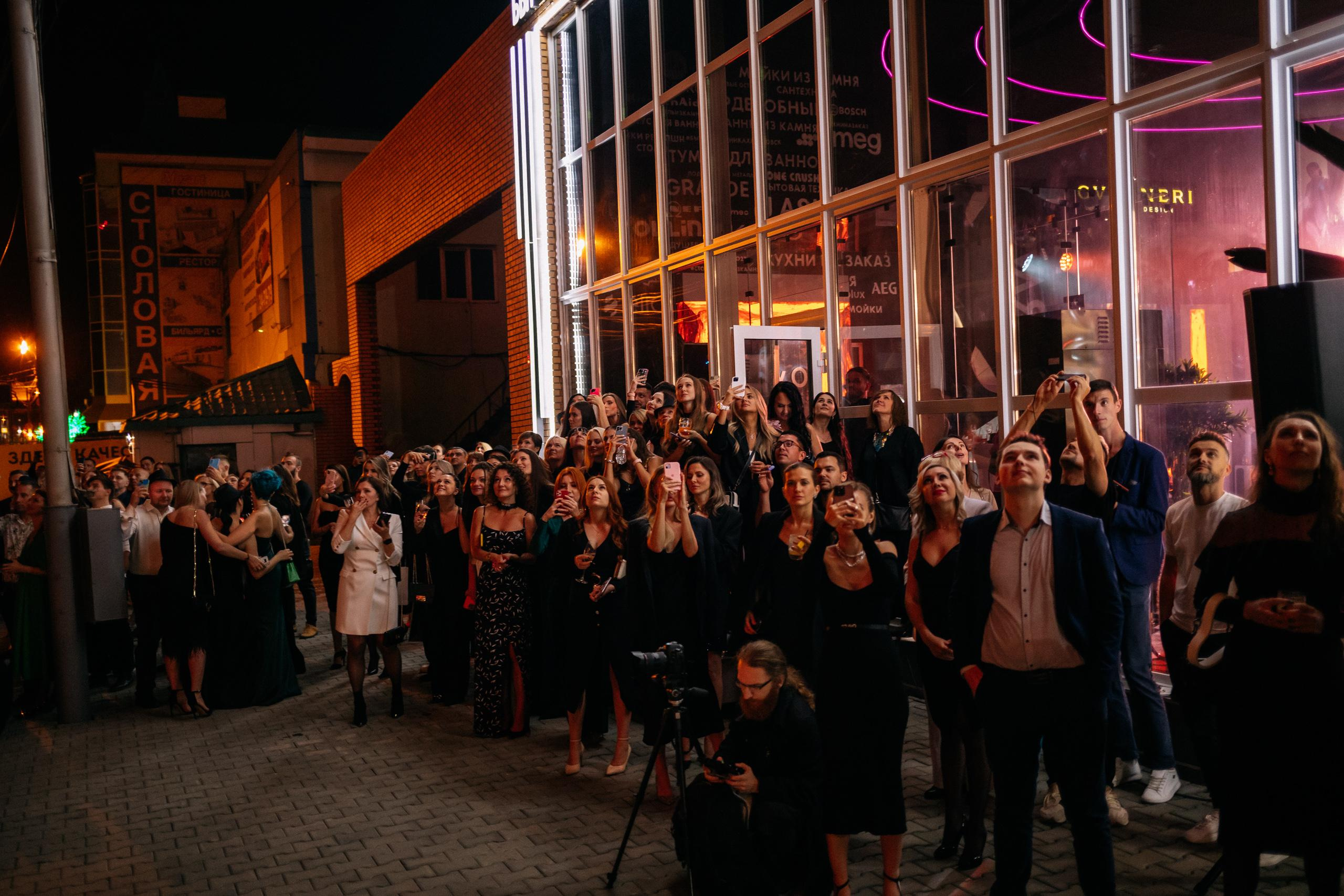 Шоурум BRAVO 1 ГОД. СВОИ. ФОТООТЧЕТЫ-СОБЫТИЯ-МЕСТА