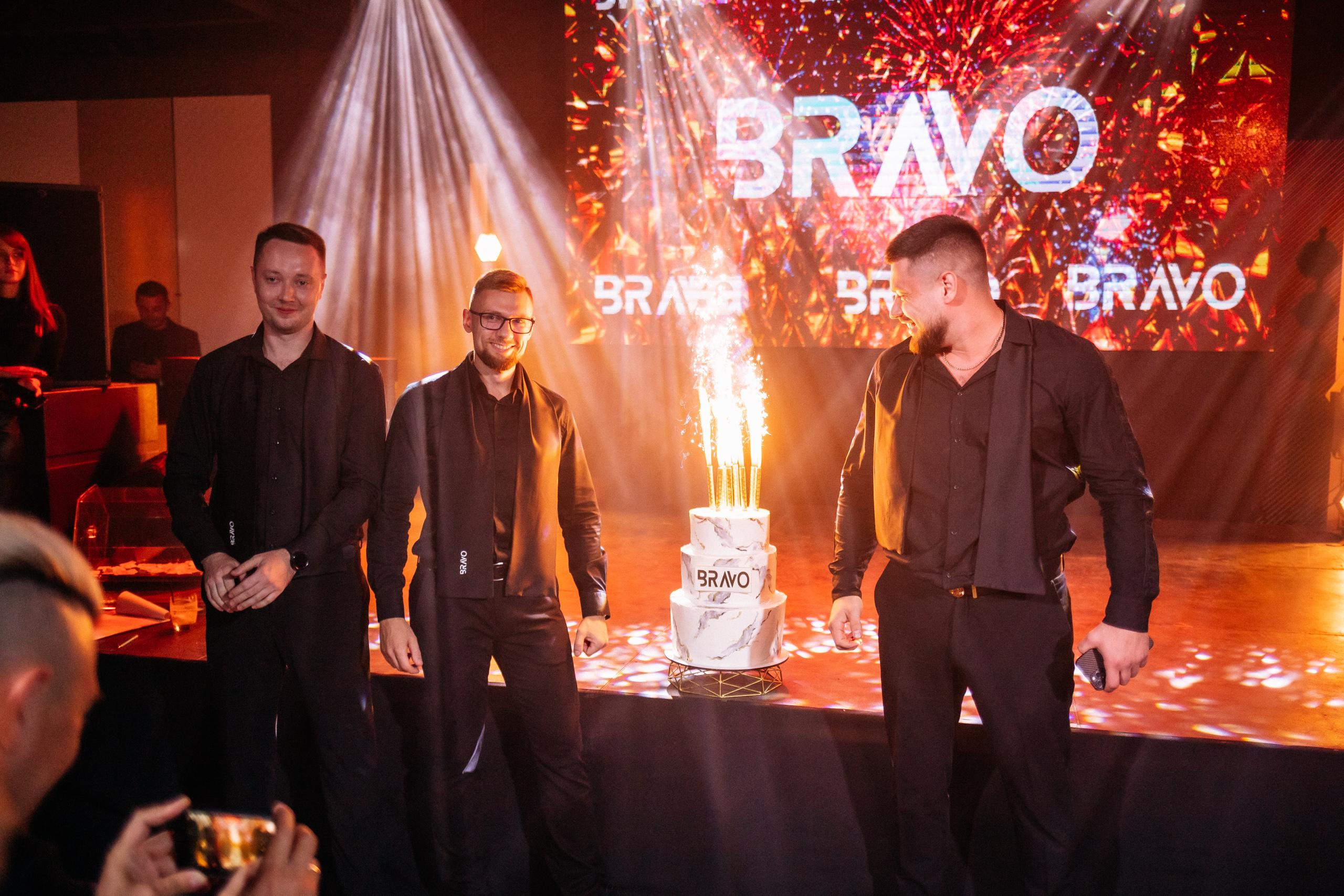 Шоурум BRAVO 1 ГОД. СВОИ. ФОТООТЧЕТЫ-СОБЫТИЯ-МЕСТА