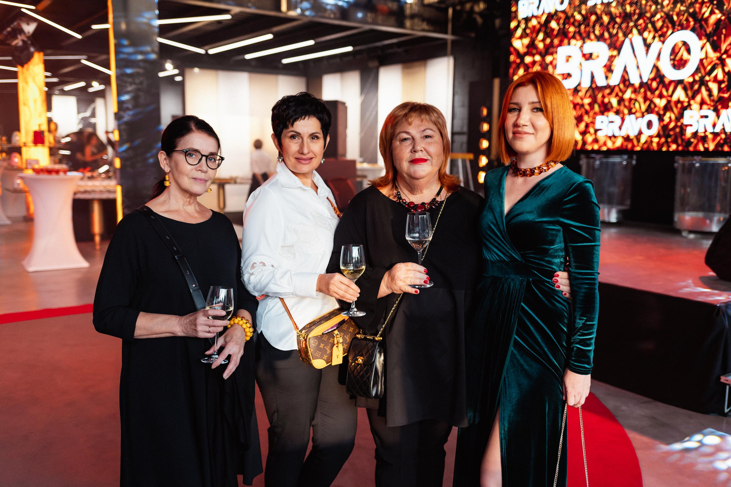 Шоурум BRAVO 1 ГОД. СВОИ. ФОТООТЧЕТЫ-СОБЫТИЯ-МЕСТА