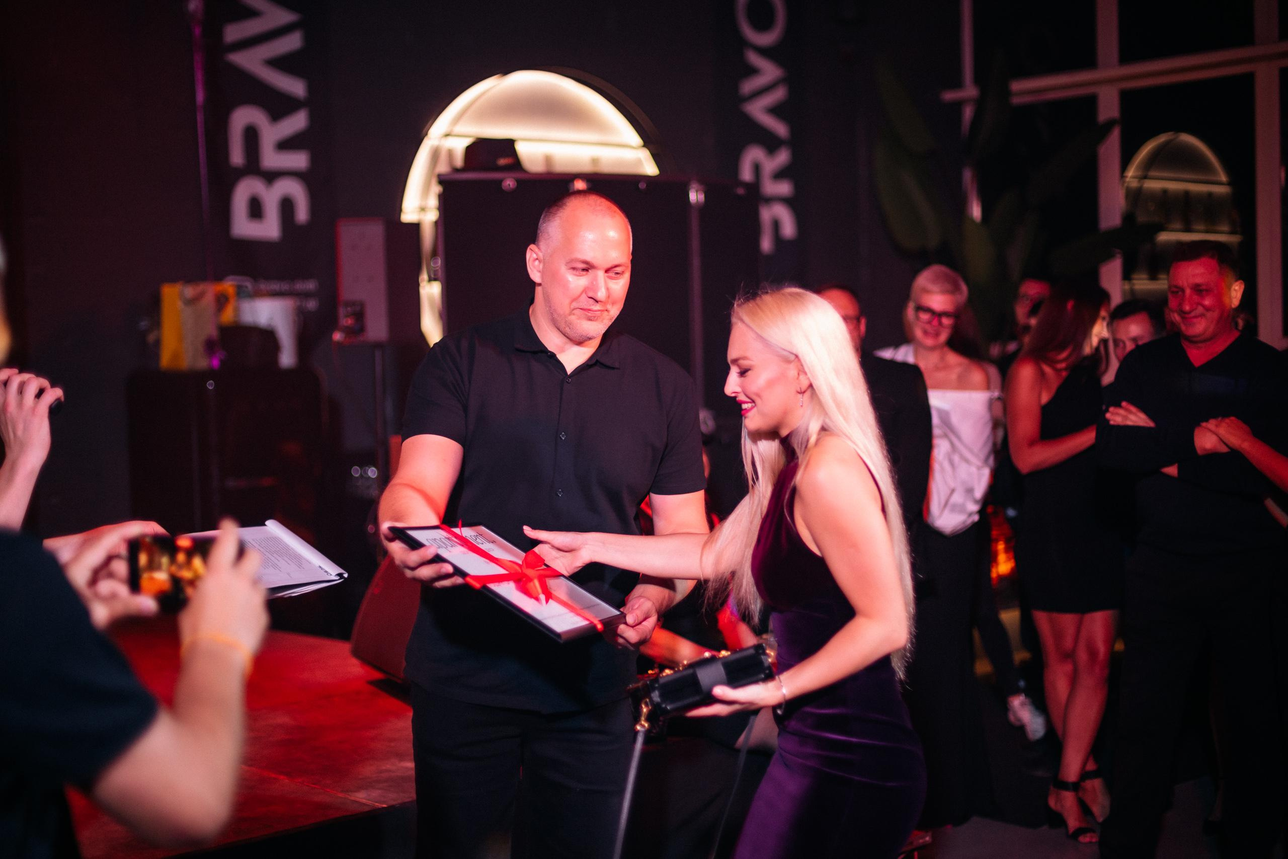 Шоурум BRAVO 1 ГОД. СВОИ. ФОТООТЧЕТЫ-СОБЫТИЯ-МЕСТА