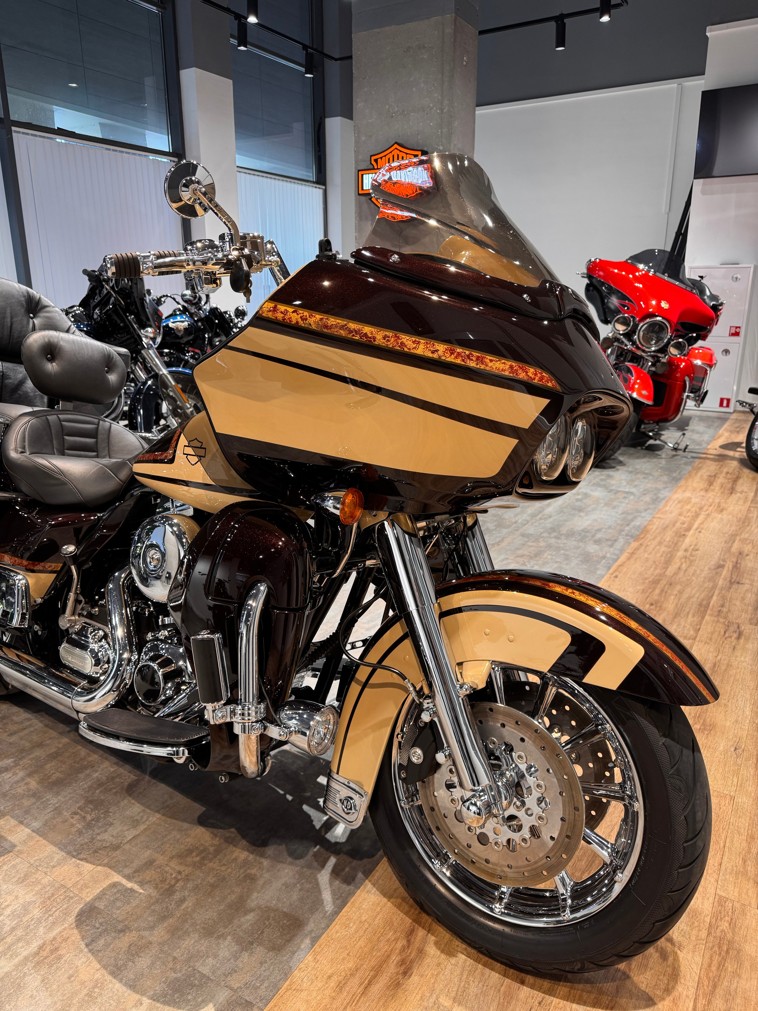 Продажа мотоцикла Harley-Davidson Road Glide Ultra 103 (Touring)— купить мотоцикл. Hello Davidson, Москва. Только хорошие мотоциклы…