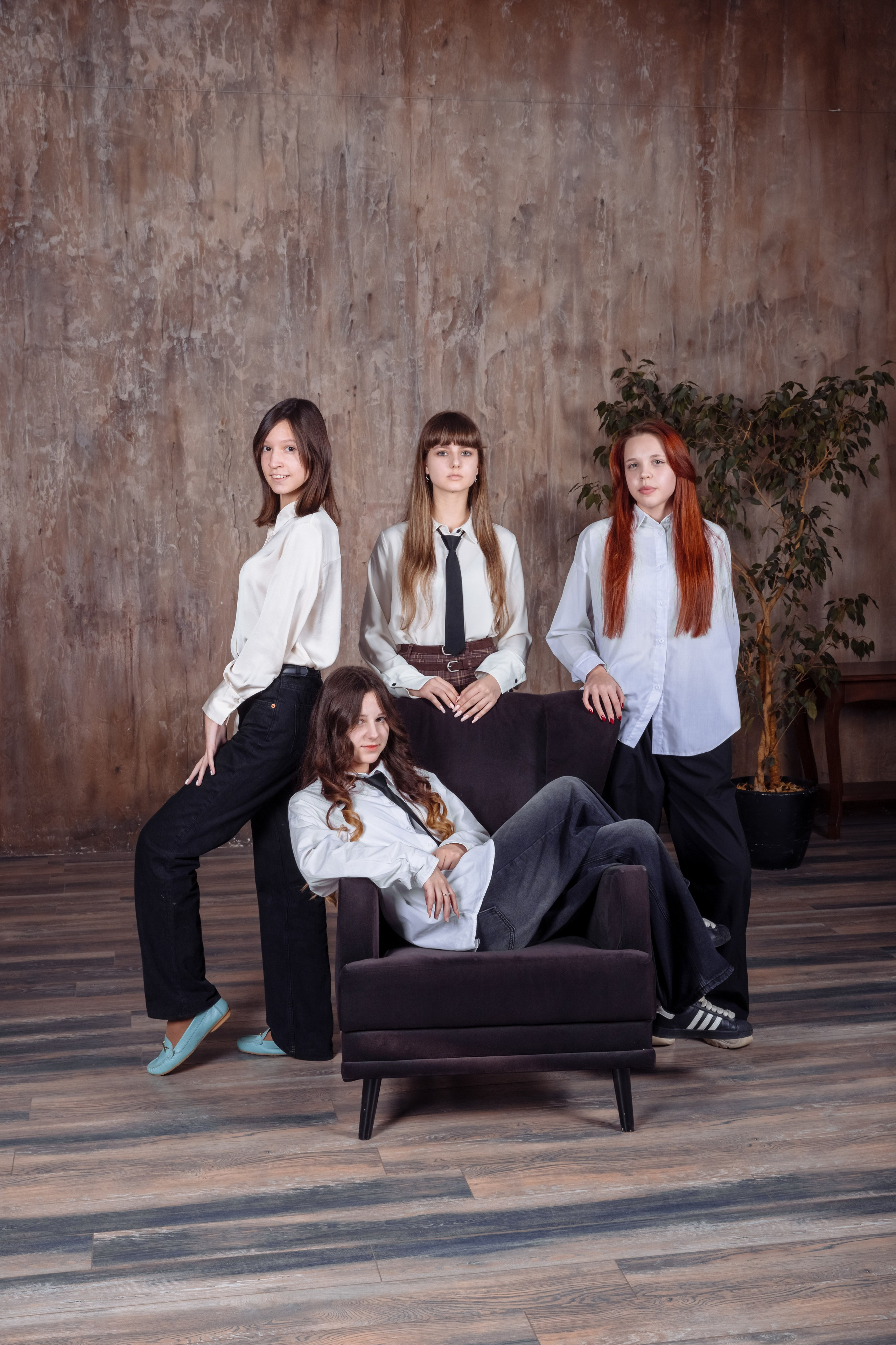 Старшая школа. Выпускные школьные фотоальбомы для школ и детских садов в Волгограде и Волжском