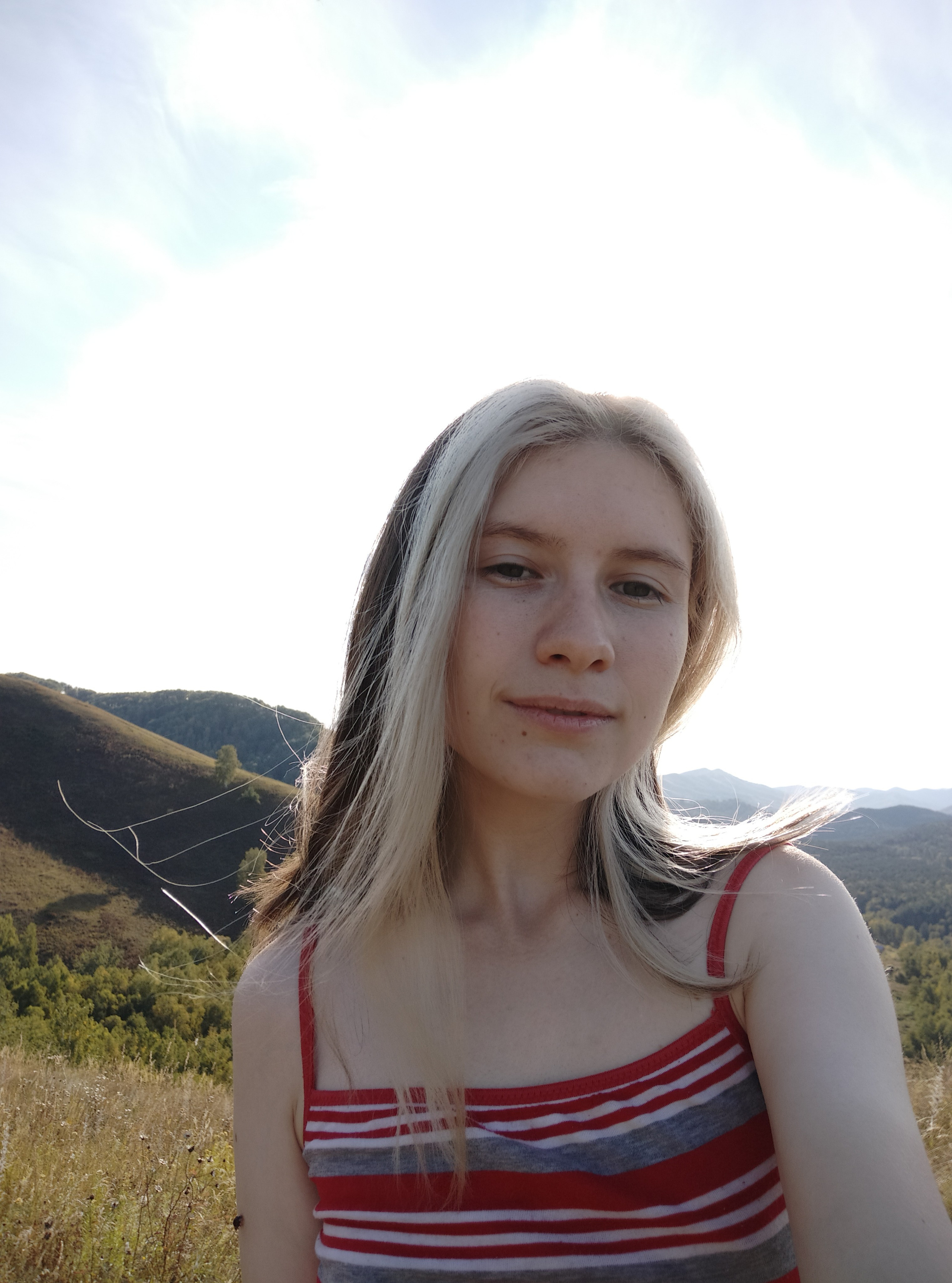 Le reality — фотограф, модель, обучающая позированию