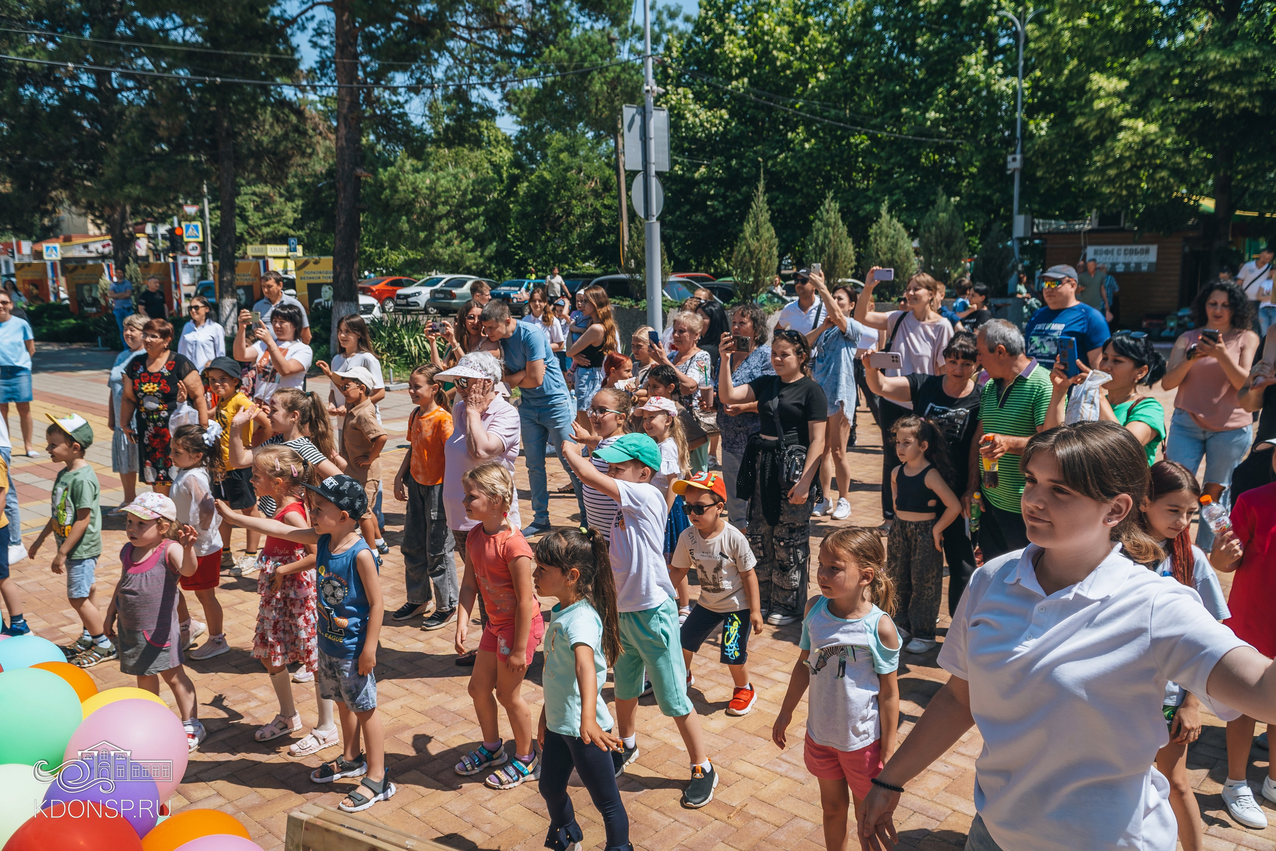 Должны смеяться дети. Новотитаровский Дом культуры