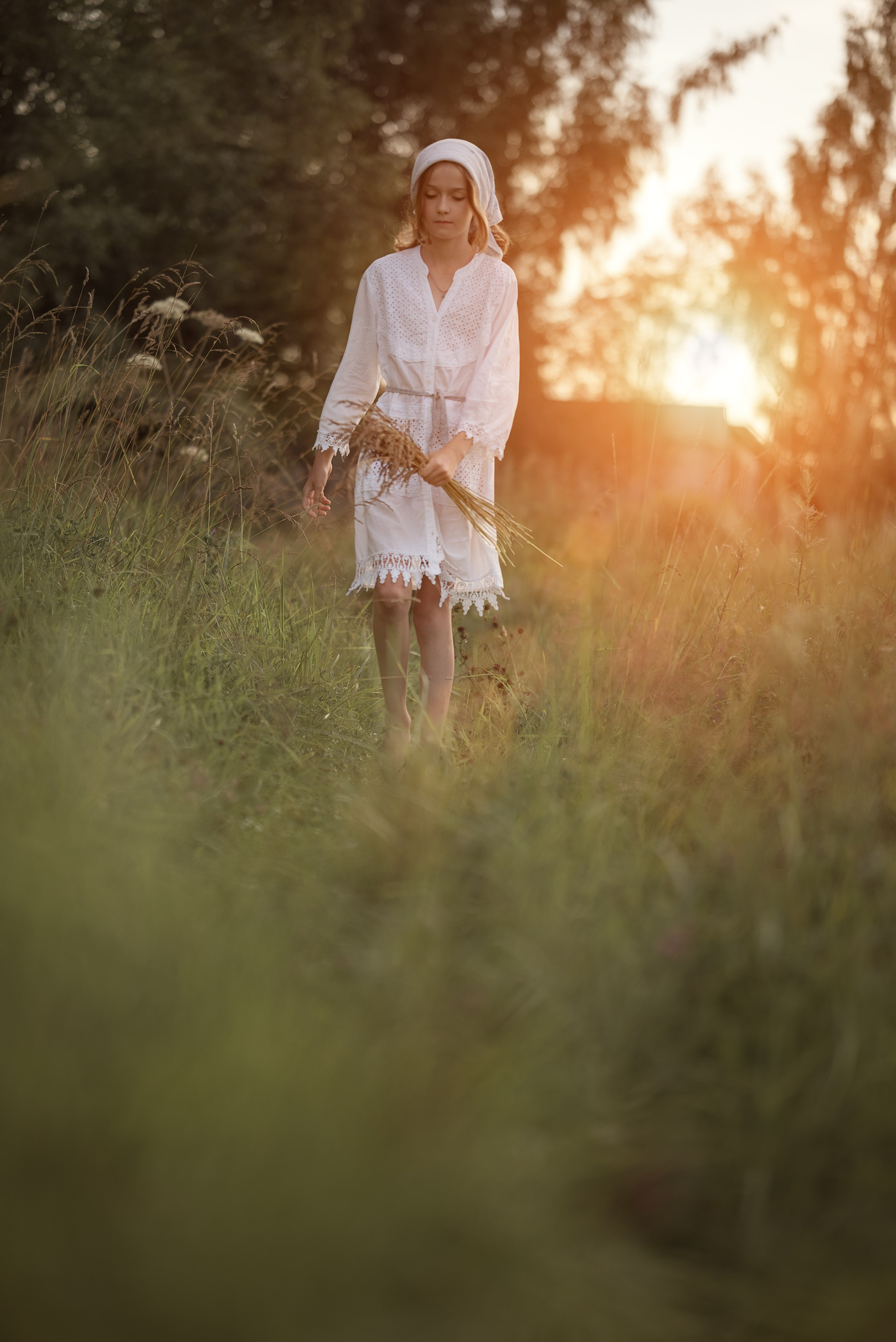 Фотосессия на закате летом в деревне