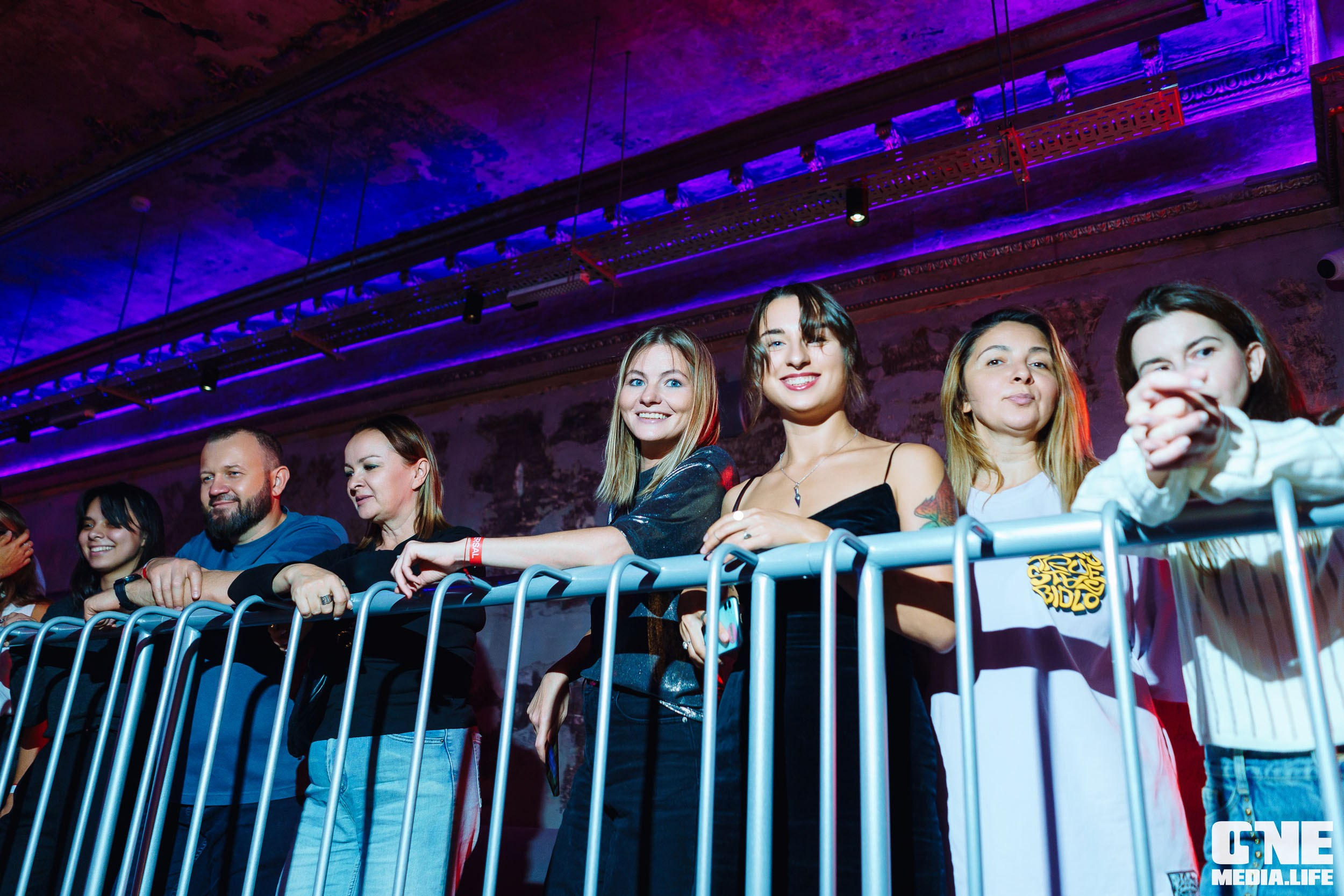 Фоторепортаж из клуба UNIVERSAL. One Media Life: фоторепортажи, фотоотчеты с мероприятий и заведений