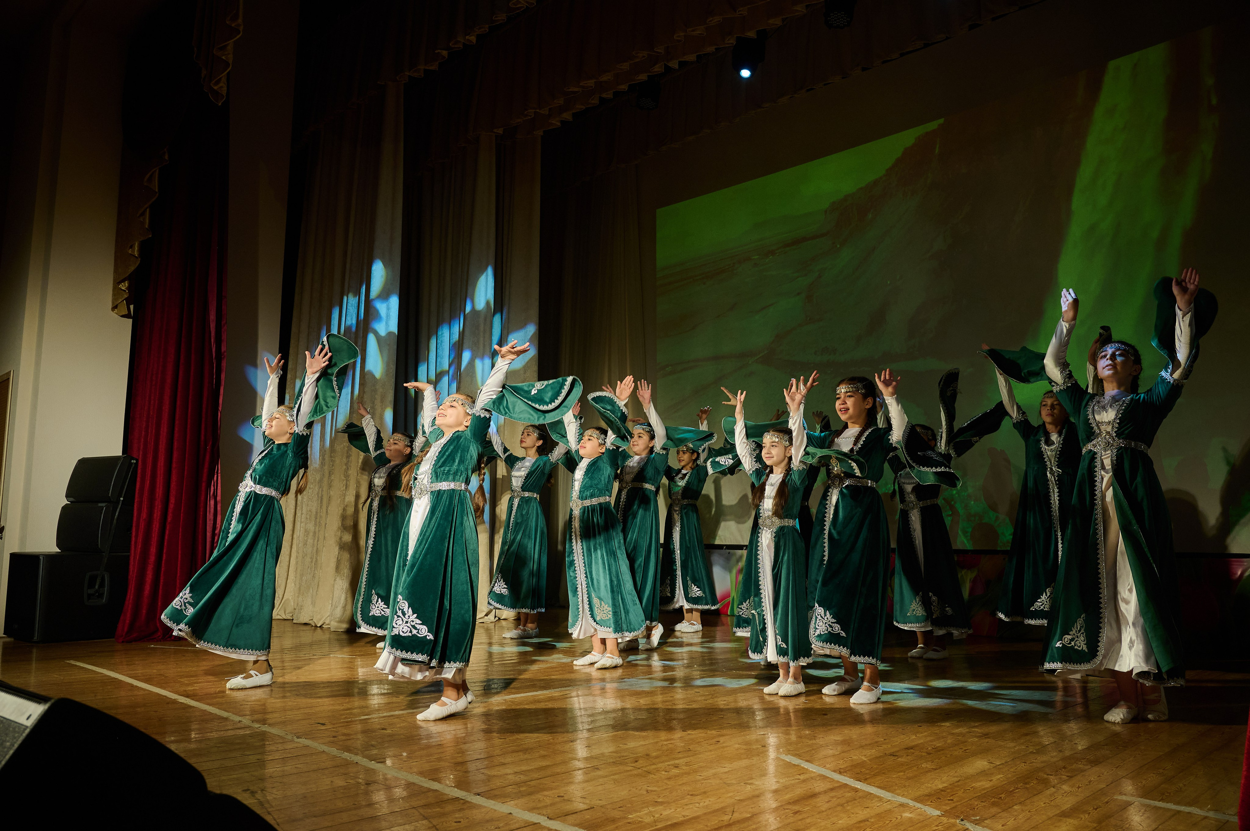 День матери Кабардинка. Жизнь курорта Кабардинка в фотографиях