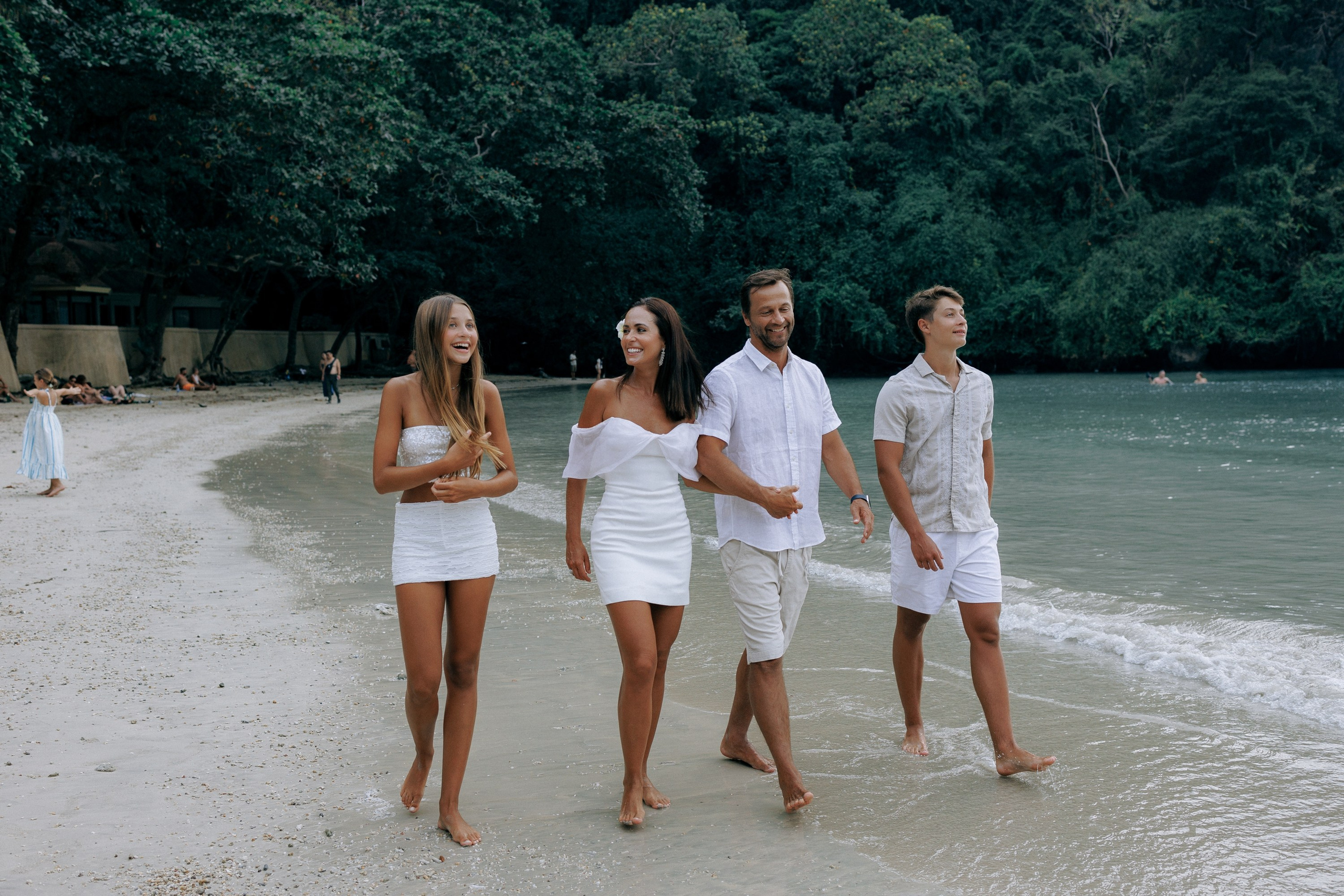 Family photoshoots in Bangkok, Thailand. Fedor Lemeshko — Destination Wedding and Family Lifestyle photographer