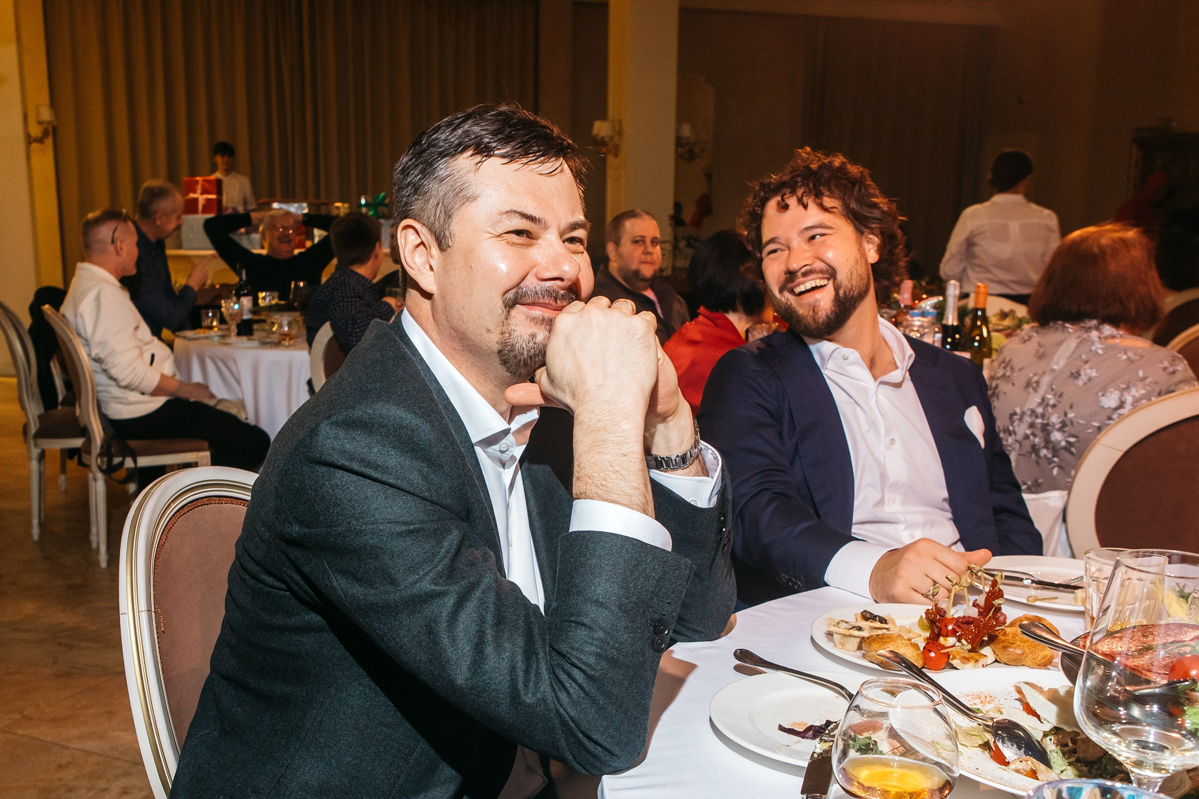 Хороший репортажный фотограф на корпоратив в Питере