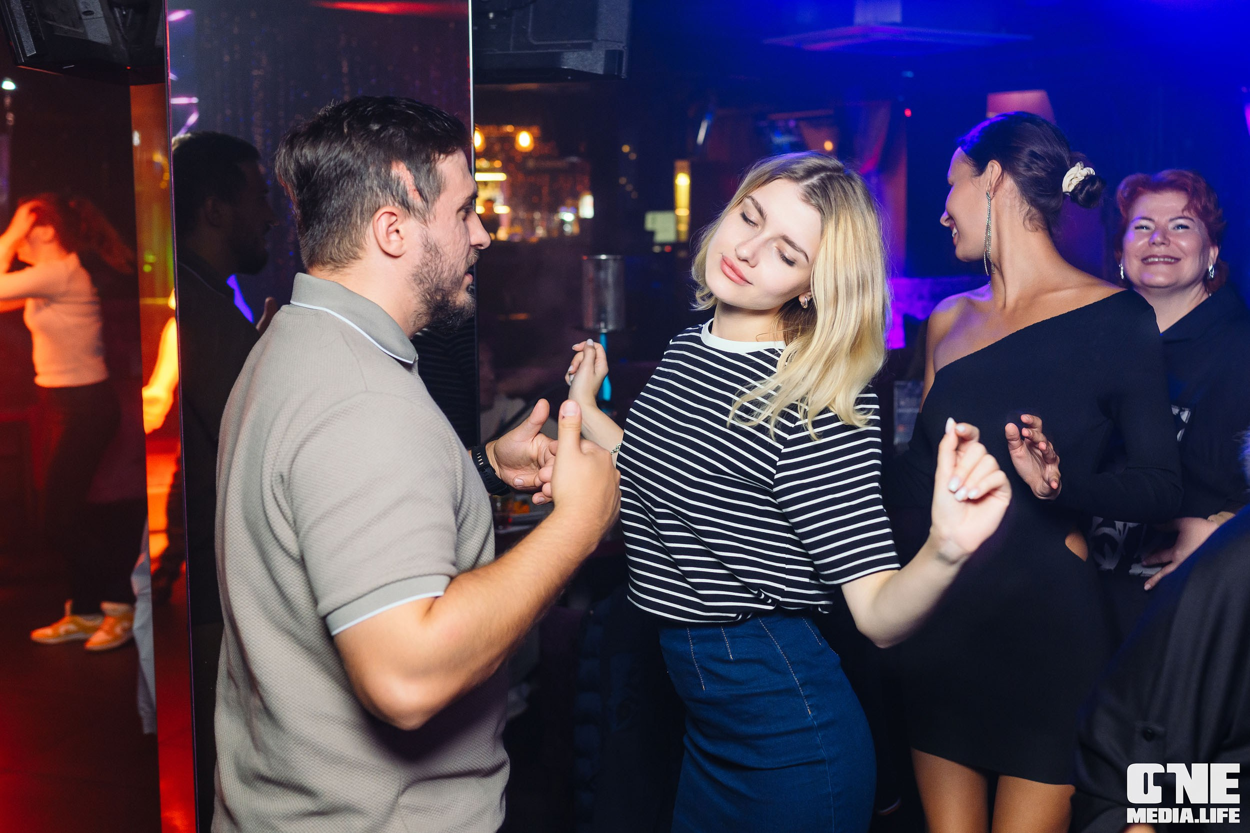 Фоторепортаж из караоке-клуба Эйфория. One Media Life: фоторепортажи, фотоотчеты с мероприятий и заведений