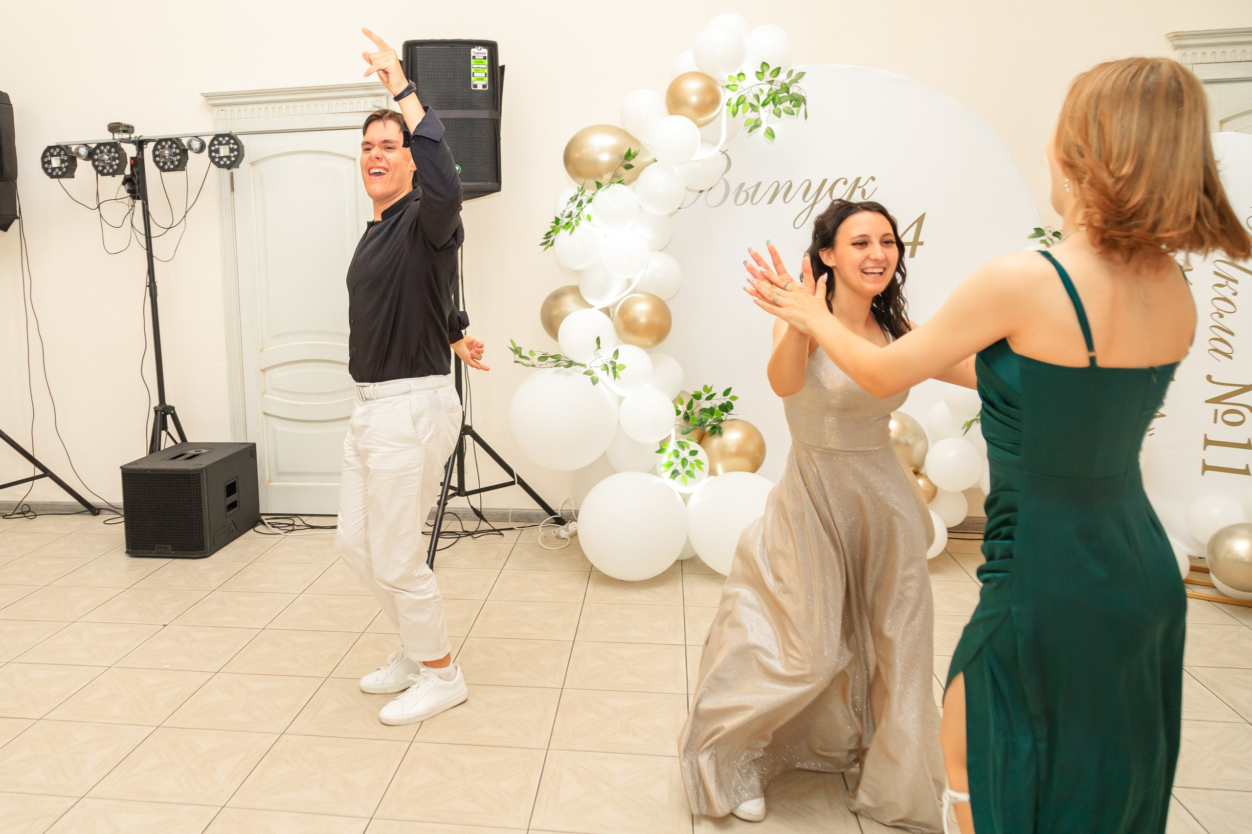 Выпускной. Выпускные альбомы — заказать альбом на выпускной в Новосибирске