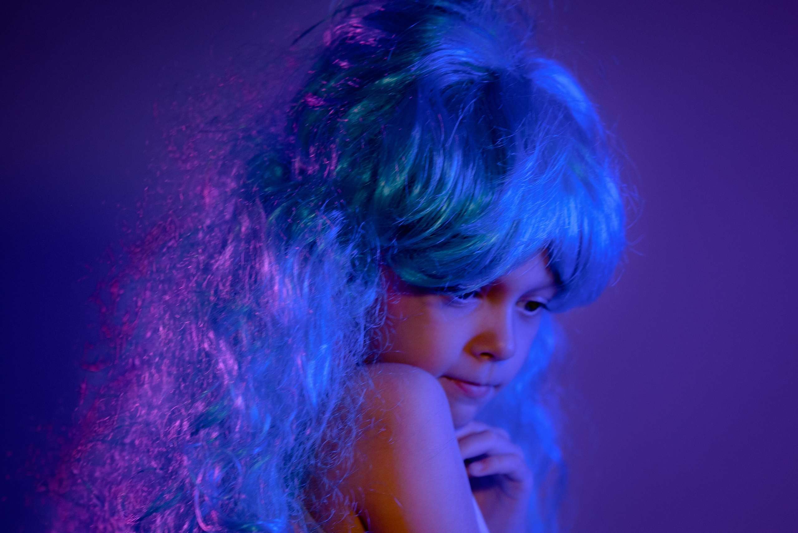 Фотосессия в домашней студии с цветным светом. Портретный фотограф Александр Журов в Кинеле, Самаре и Самарской области