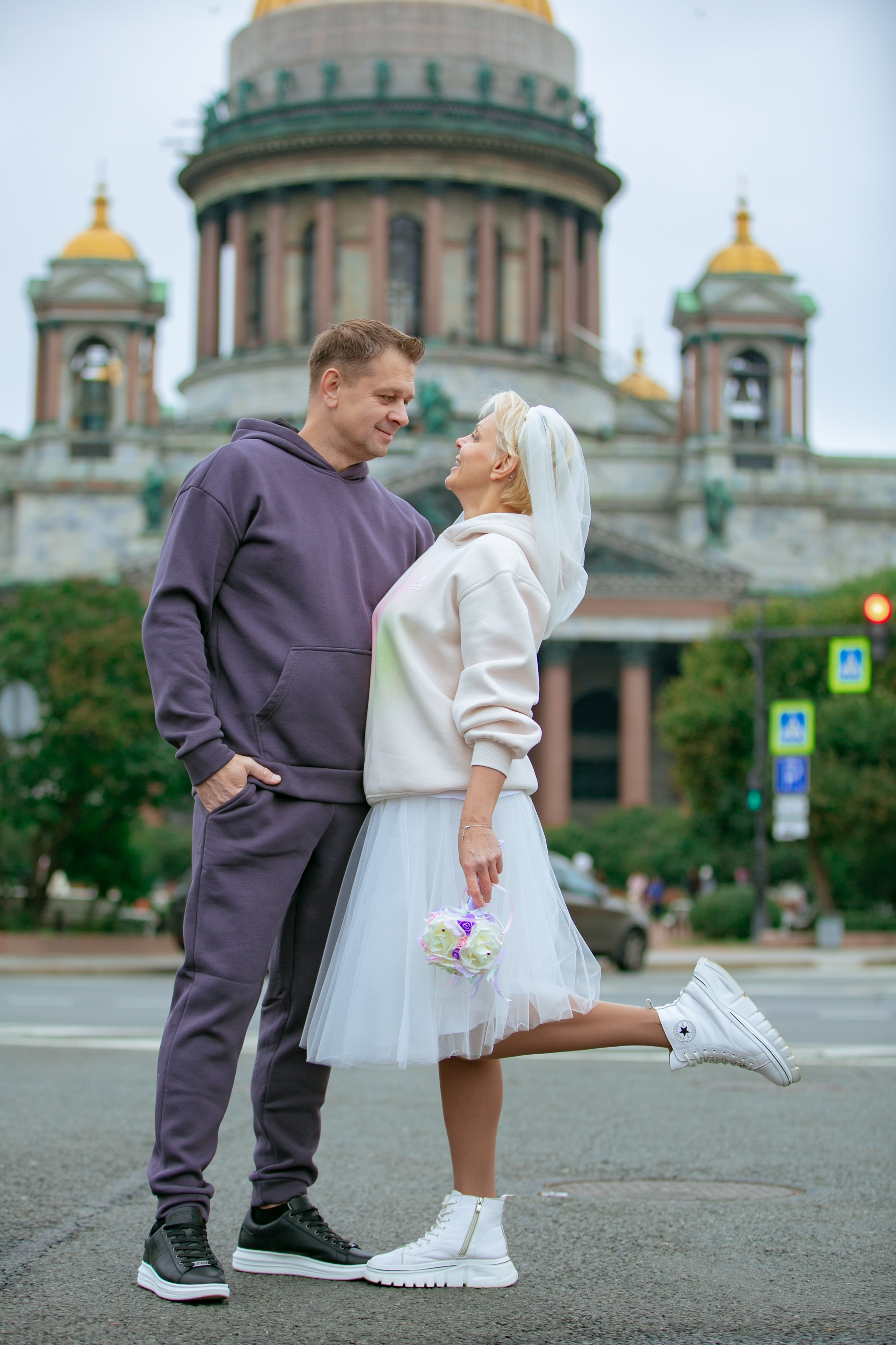 Свадебная фотопрогулка у Исаакиевского собора