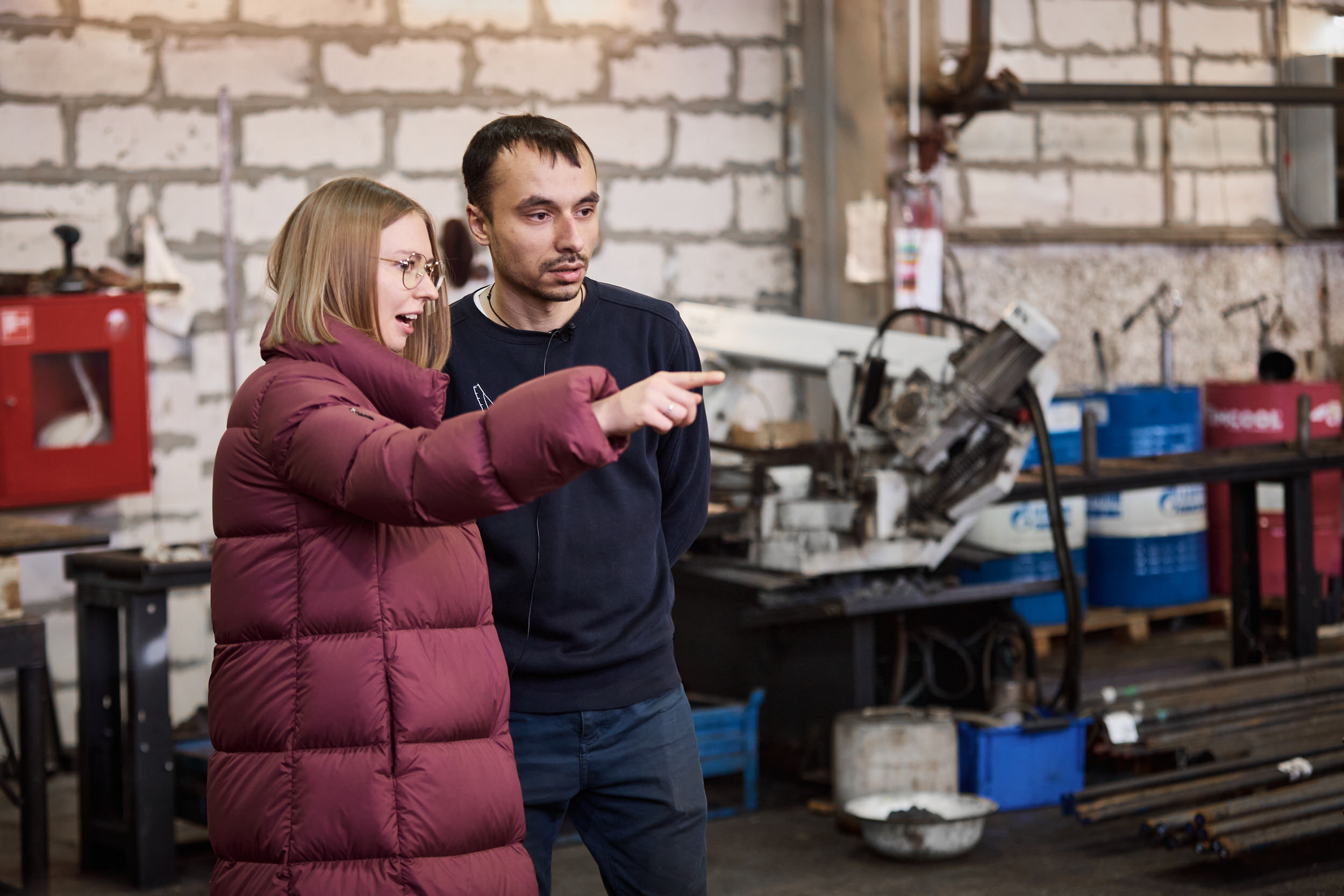 Съемка с производства строительного крепежа. Контент для бизнеса в Екатеринбурге Полдень Медиа