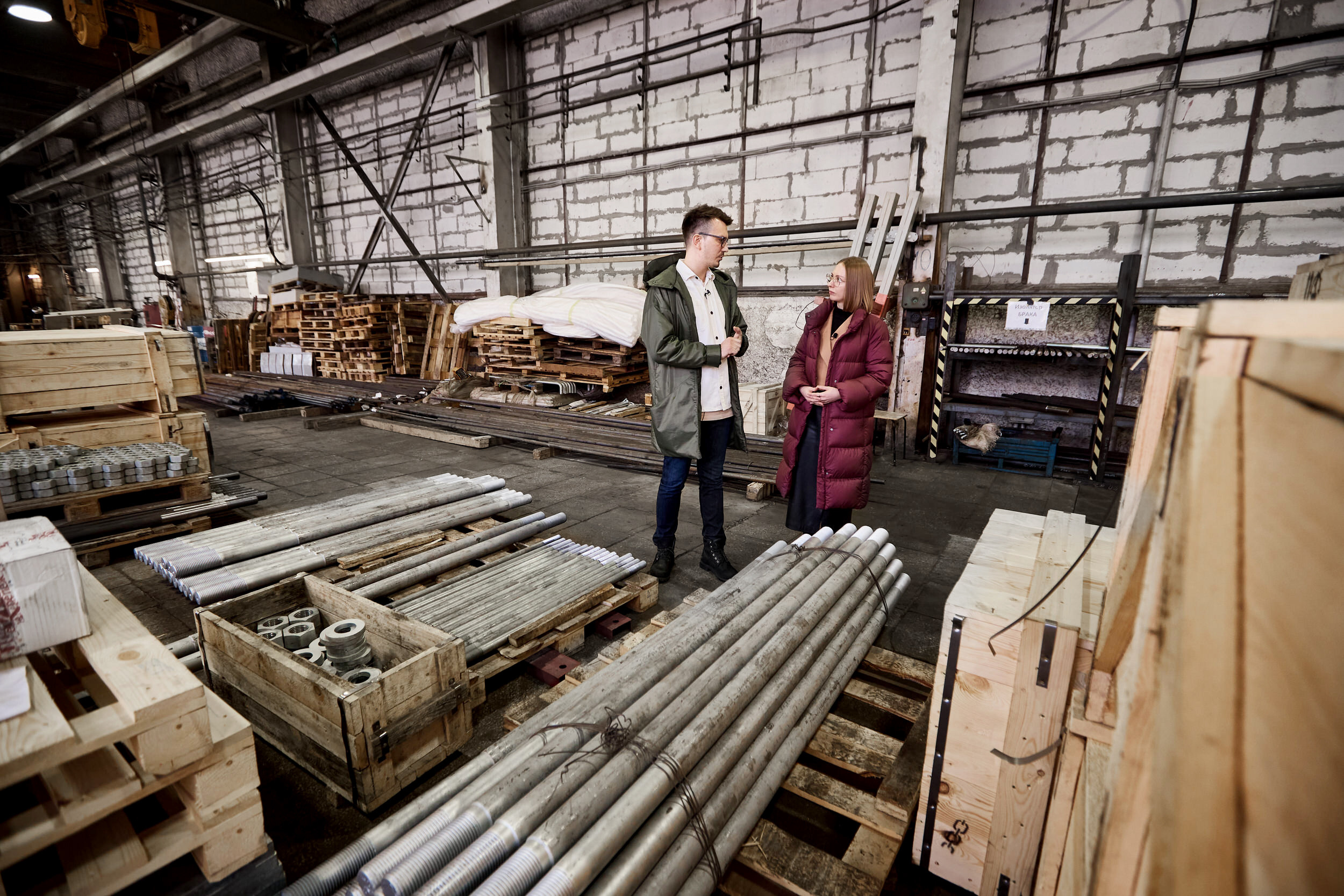 Съемка с производства строительного крепежа. Контент для бизнеса в Екатеринбурге Полдень Медиа