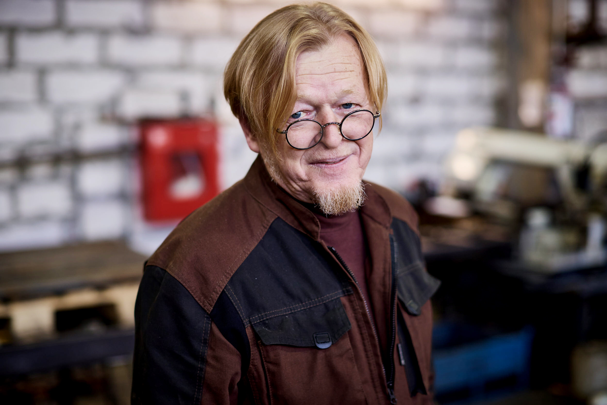 Съемка с производства строительного крепежа. Контент для бизнеса в Екатеринбурге Полдень Медиа