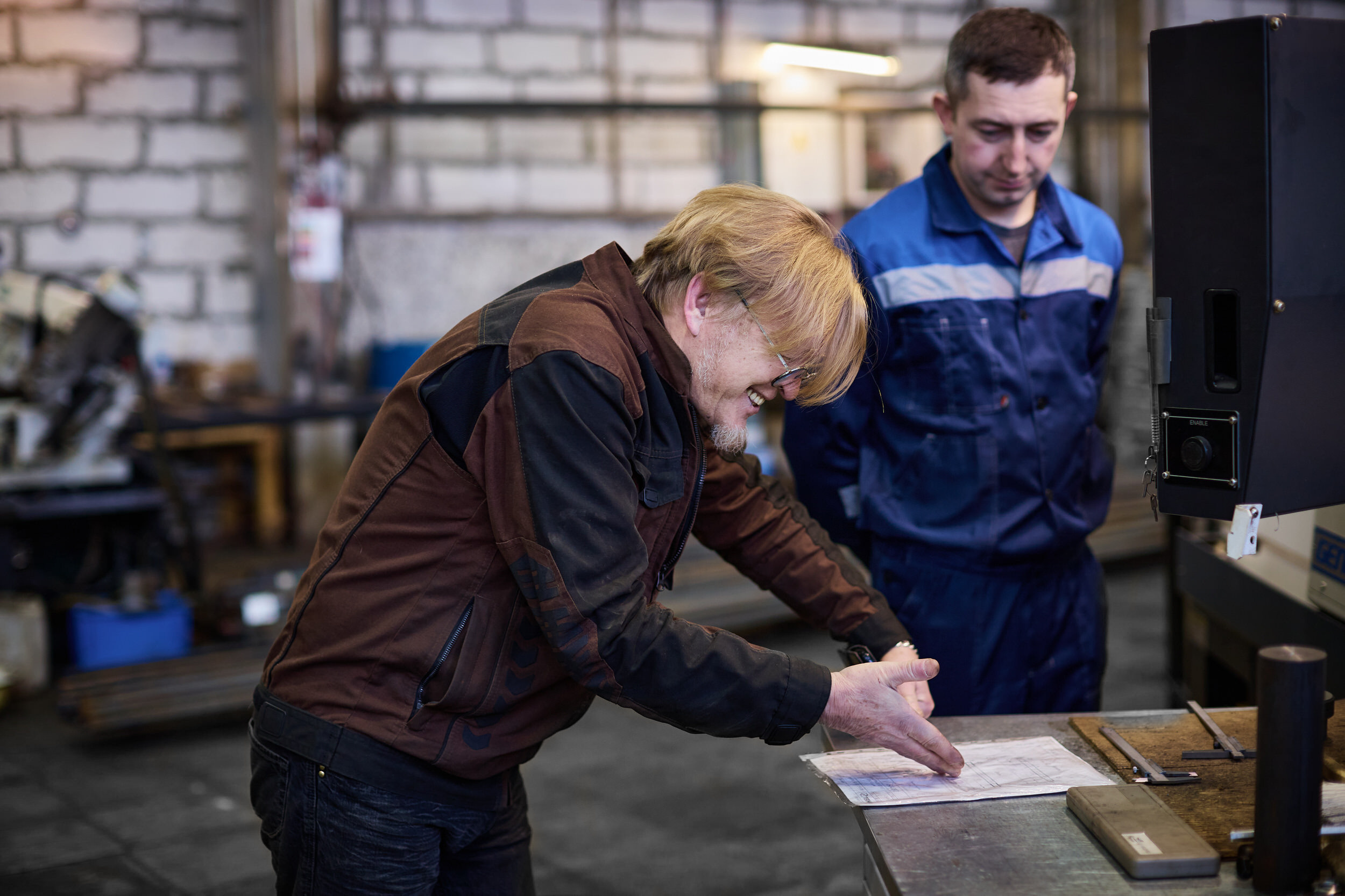Съемка с производства строительного крепежа. Контент для бизнеса в Екатеринбурге Полдень Медиа