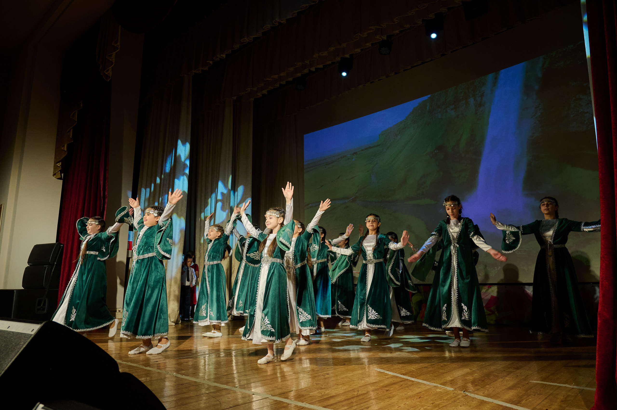 День матери Кабардинка. Жизнь курорта Кабардинка в фотографиях