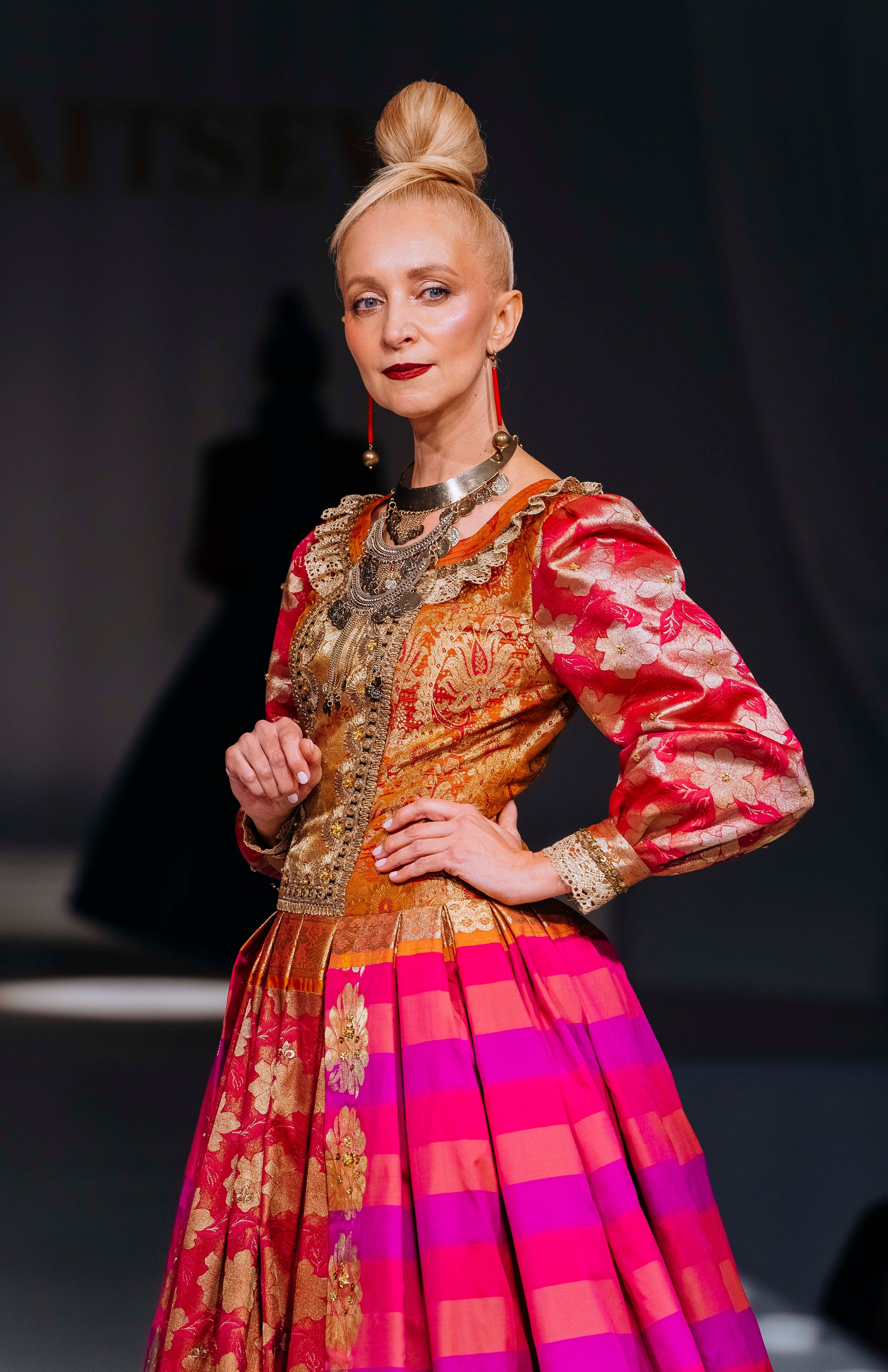 «Краски жизни» Московский Дом Моды Вячеслава Зайцева. Профессиональный портретный фотограф в Москве Владимир Глаголев