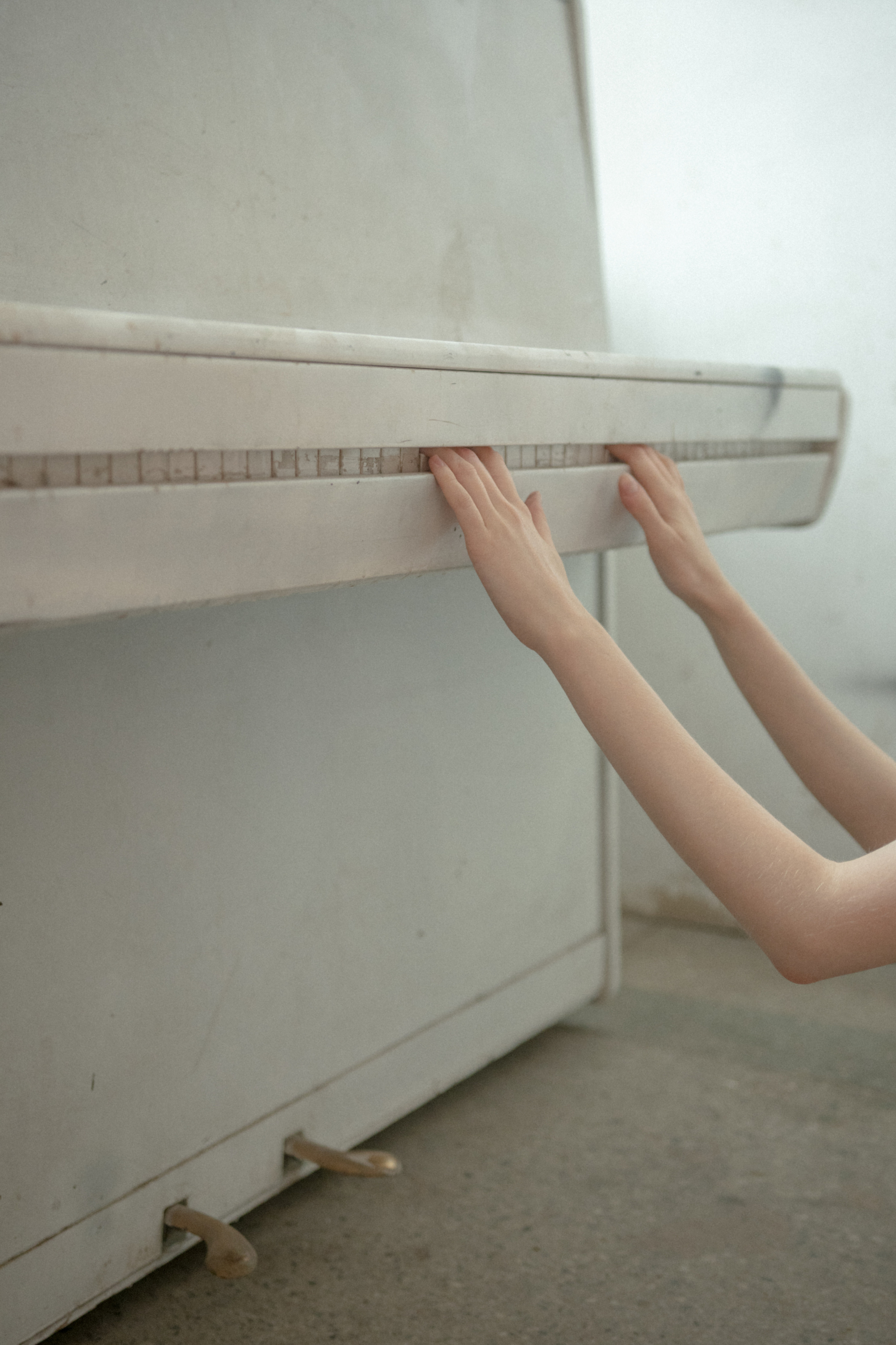 Exclamation points. Art photographer Romanda Che