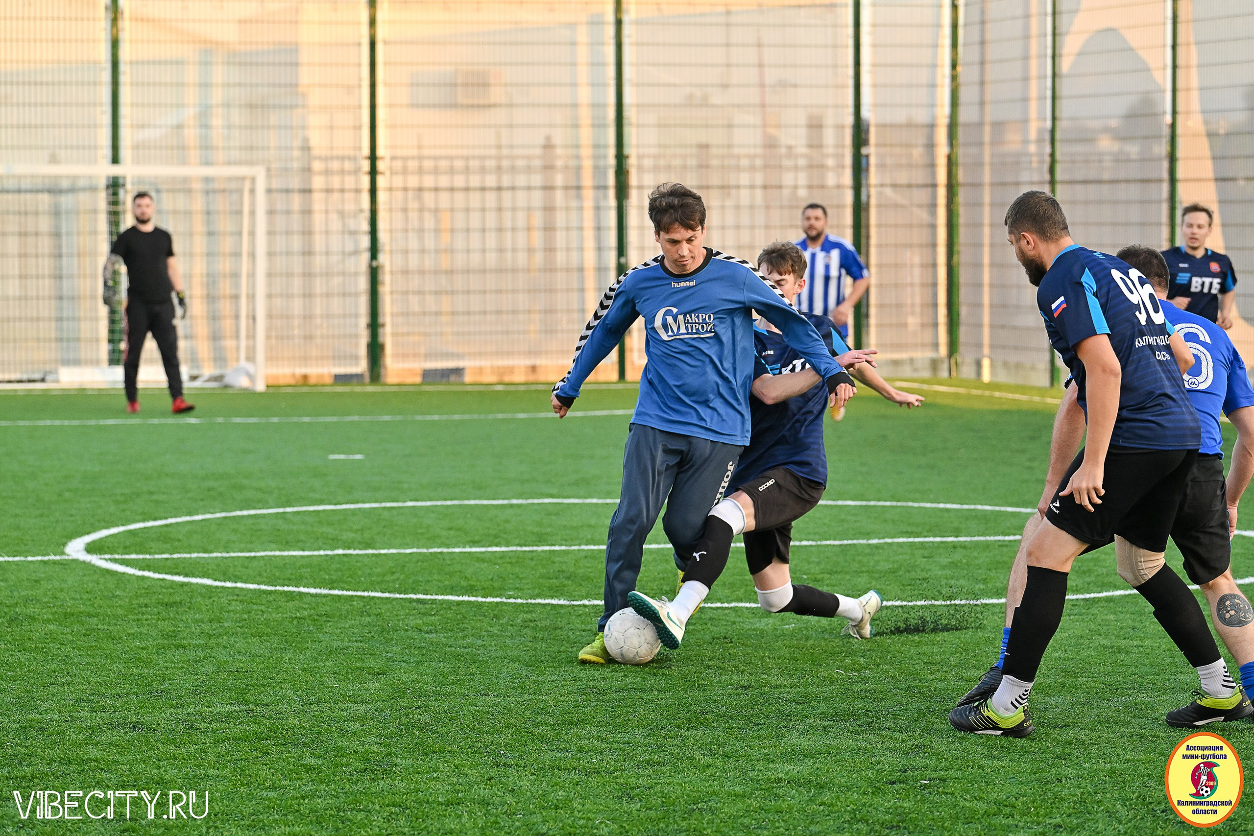 ИГРЫ МИНИ-ФУТБОЛЬНОЙ И КОРПОРАТИВНОЙ ЛИГИ. VIBECITY.RU Вайб Сити Ру Фоторепортажи Фотоотчеты Калининград