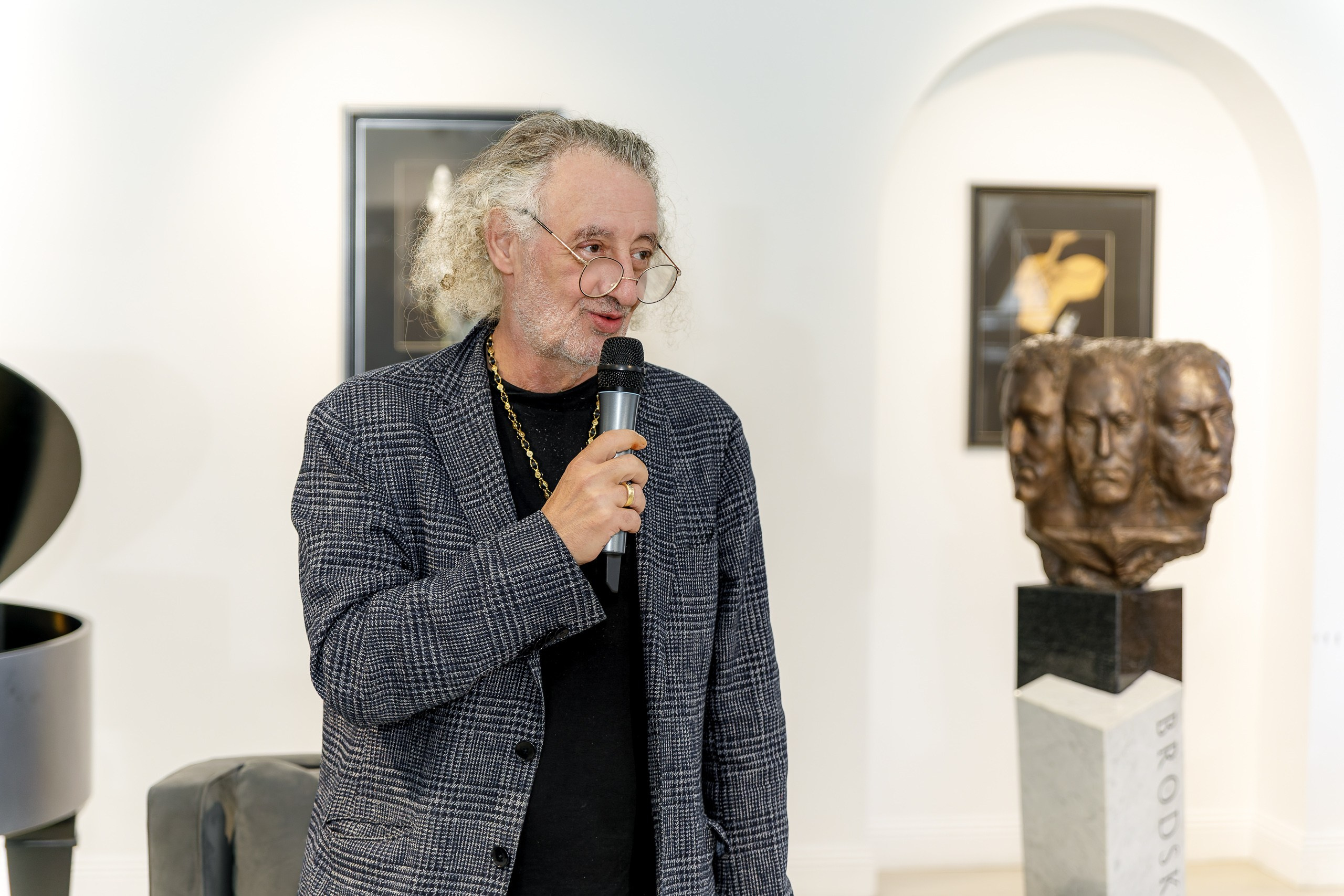 Финисаж выставки Евгения Крылова. Photographer Sergei Miroshnikov