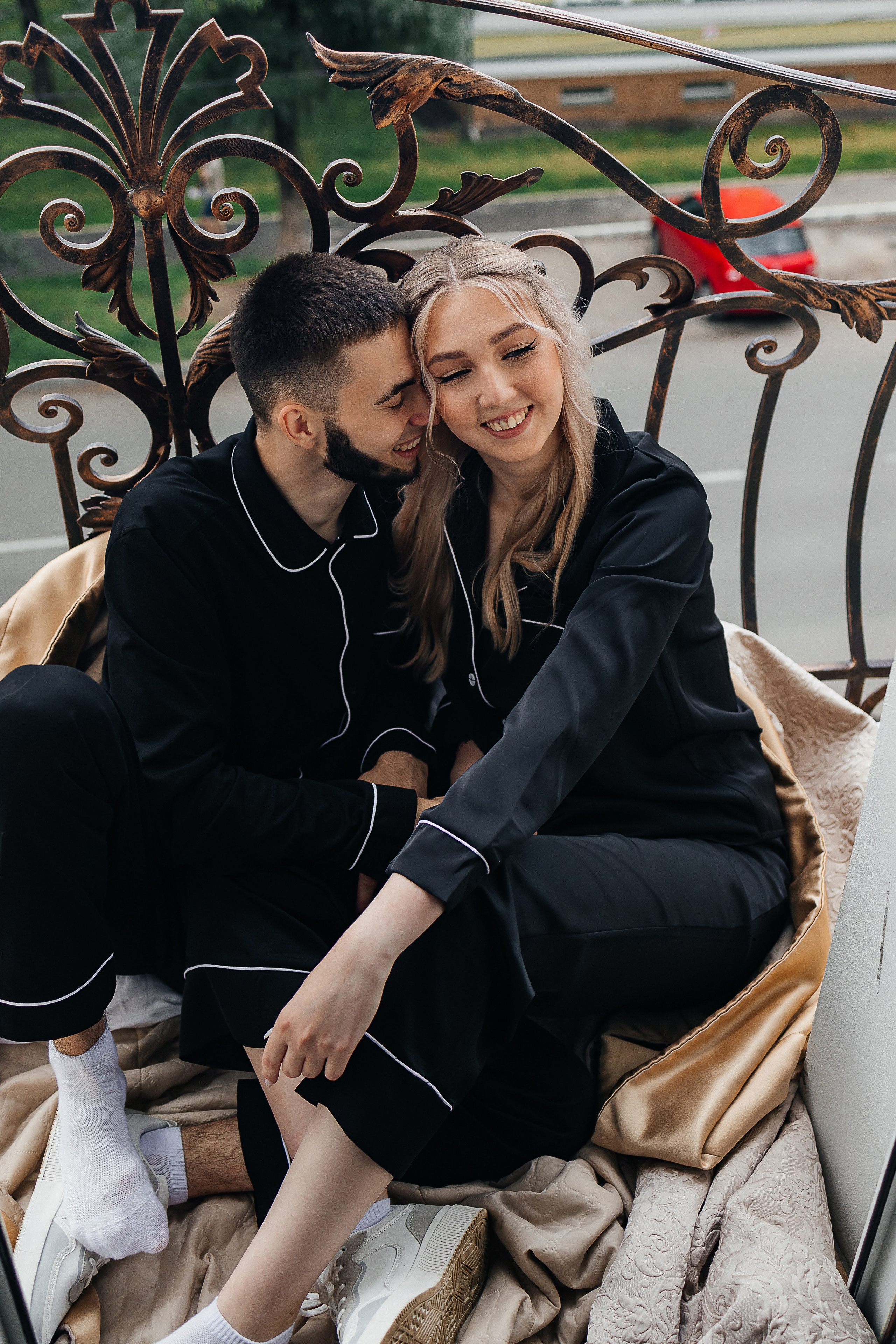 Чувственная первая встреча пары в отеле. Олег Сверчков | Свадебный фотограф Вологда