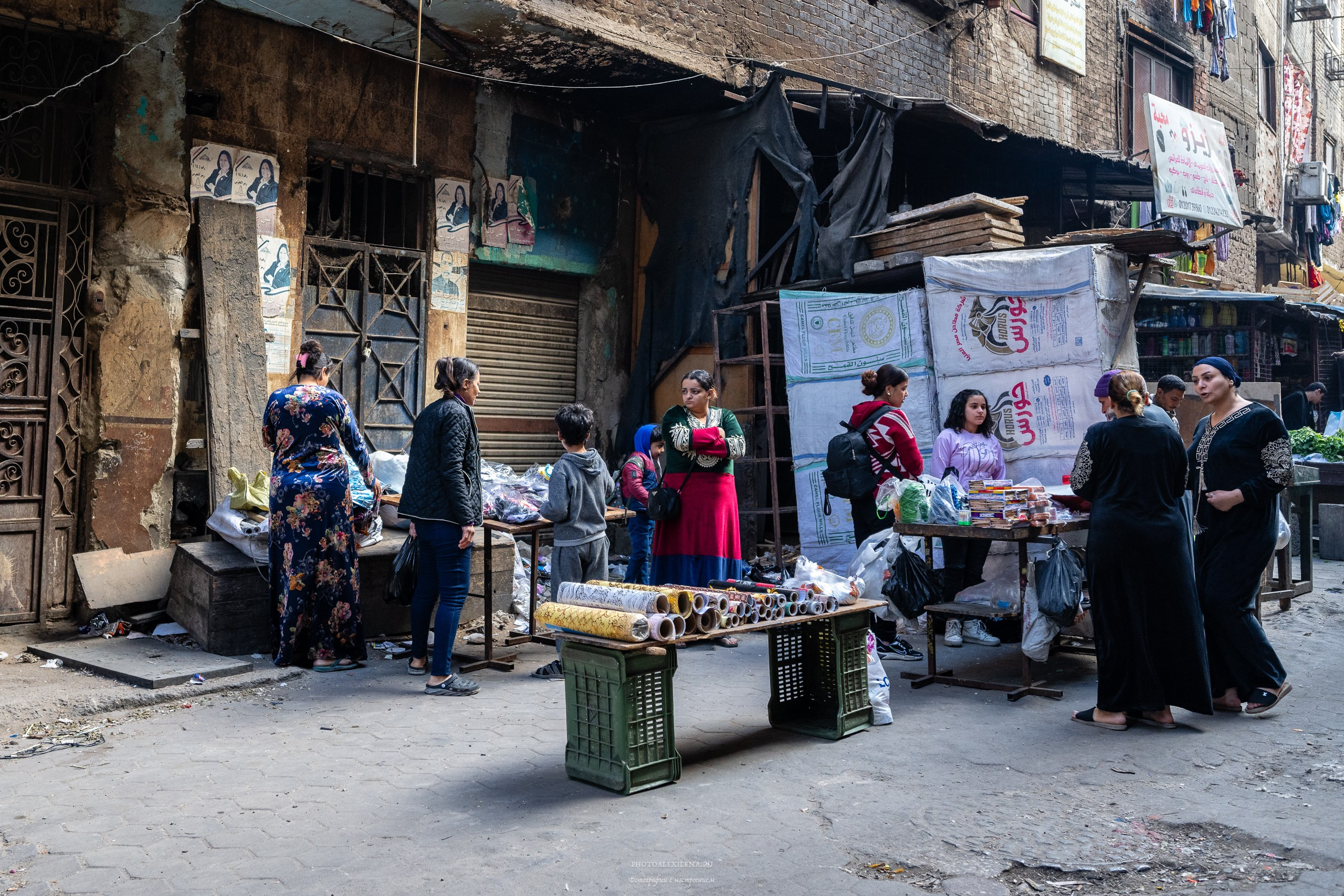 Пещерный монастырь и город мусорщиков. Авторские стильные фотокартины
