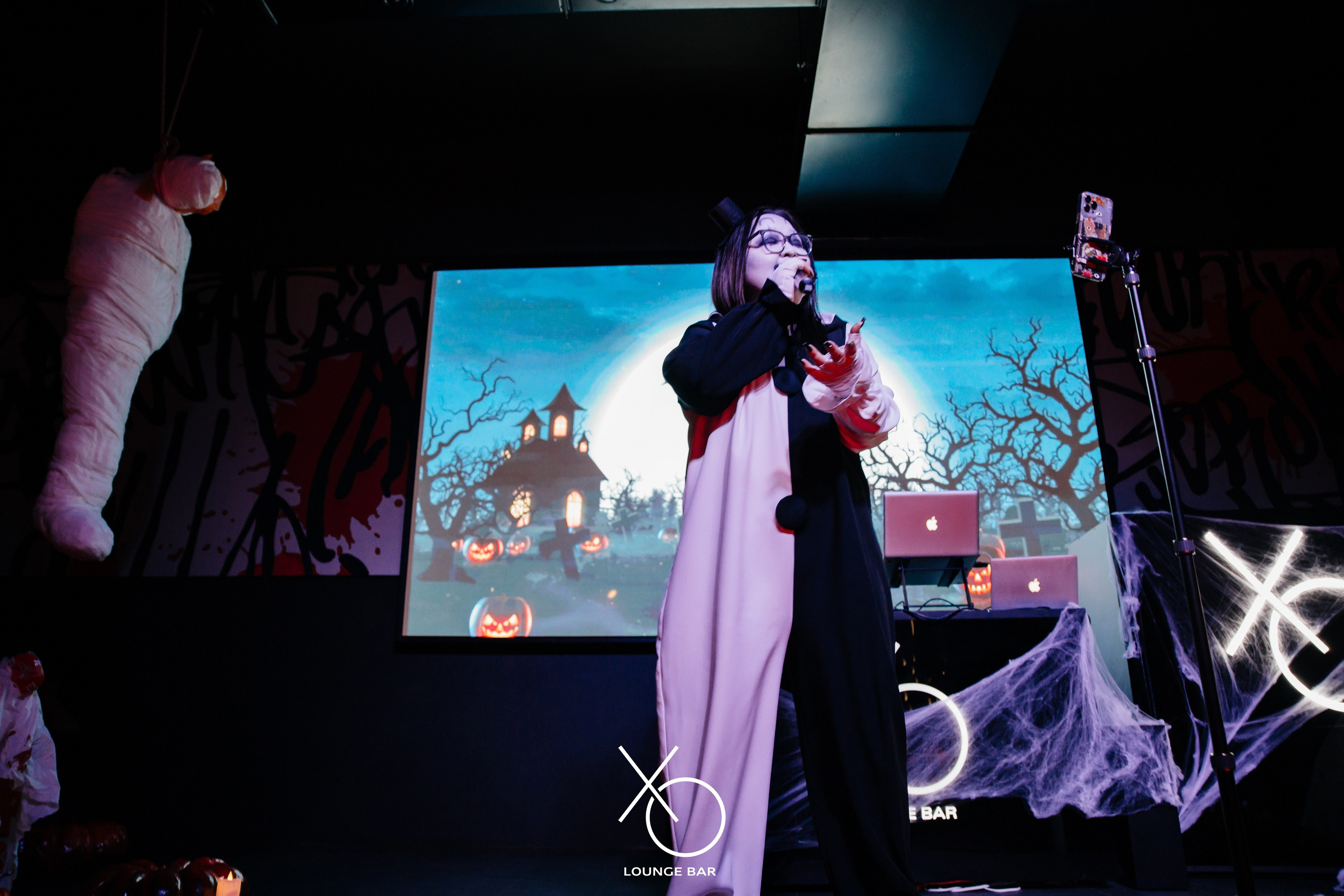 Halloween. Lounge Bar X.O