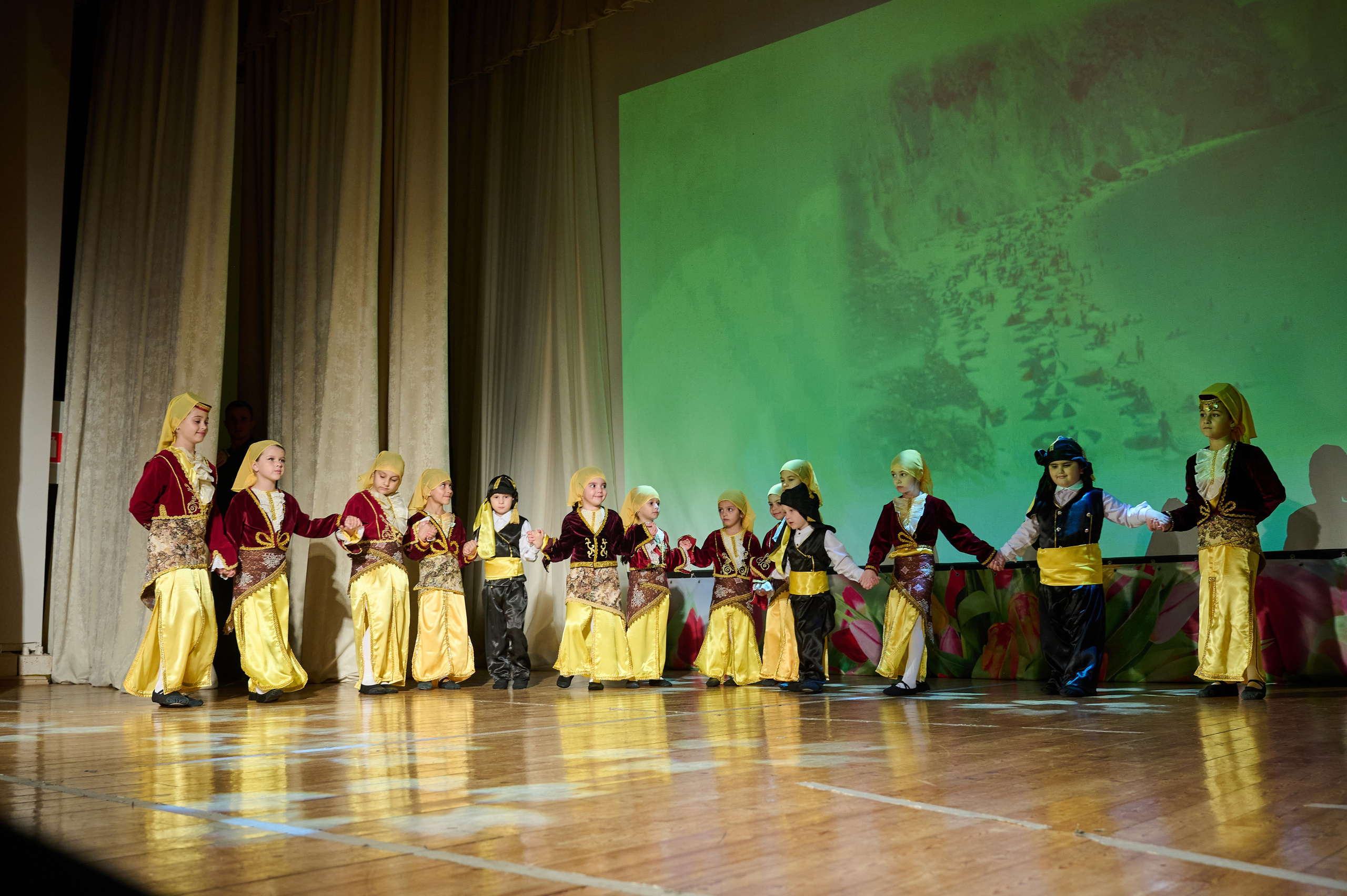 День матери Кабардинка. Жизнь курорта Кабардинка в фотографиях