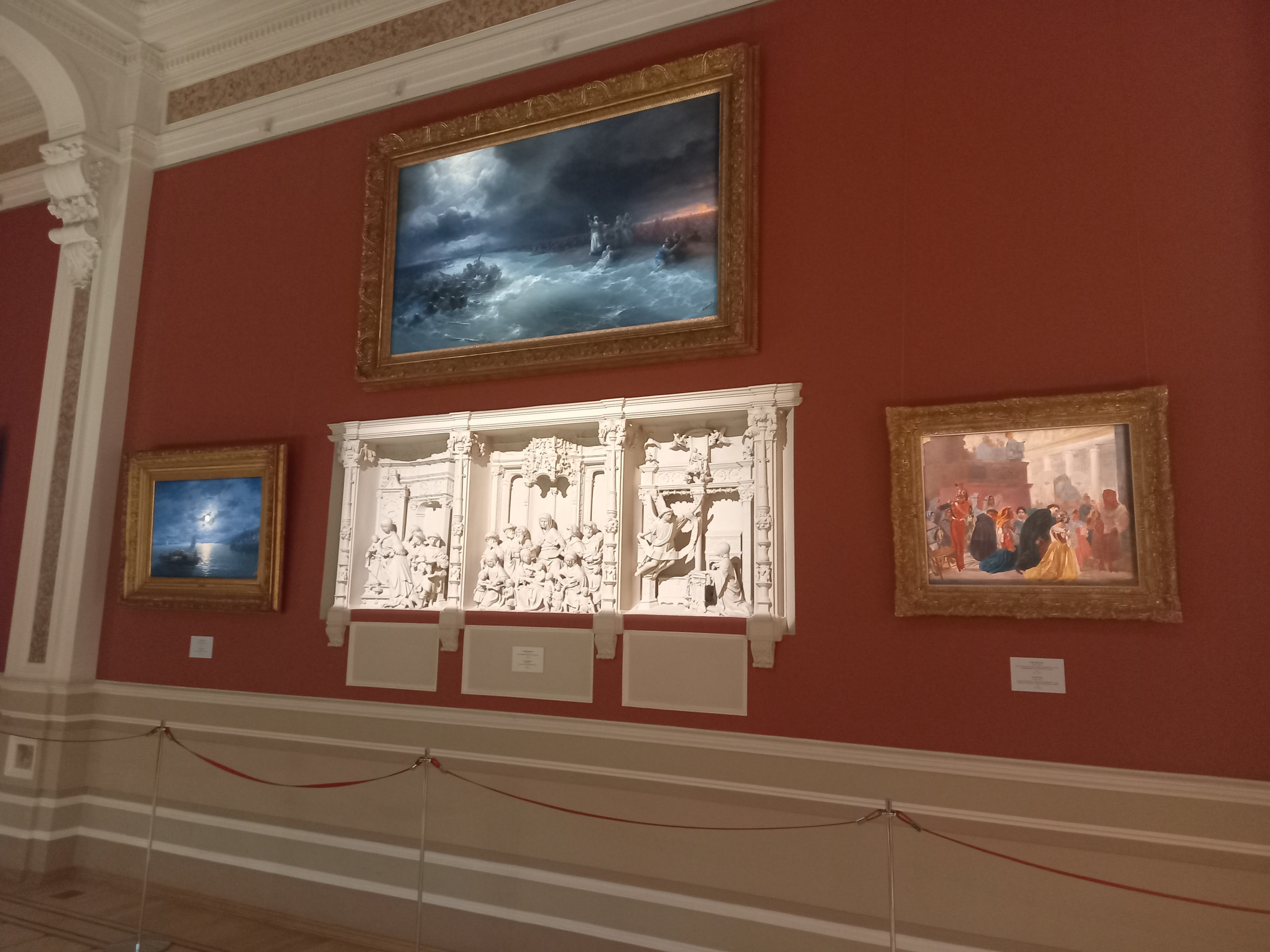 Выставочный зал Шуваловского дворца Exhibition hall