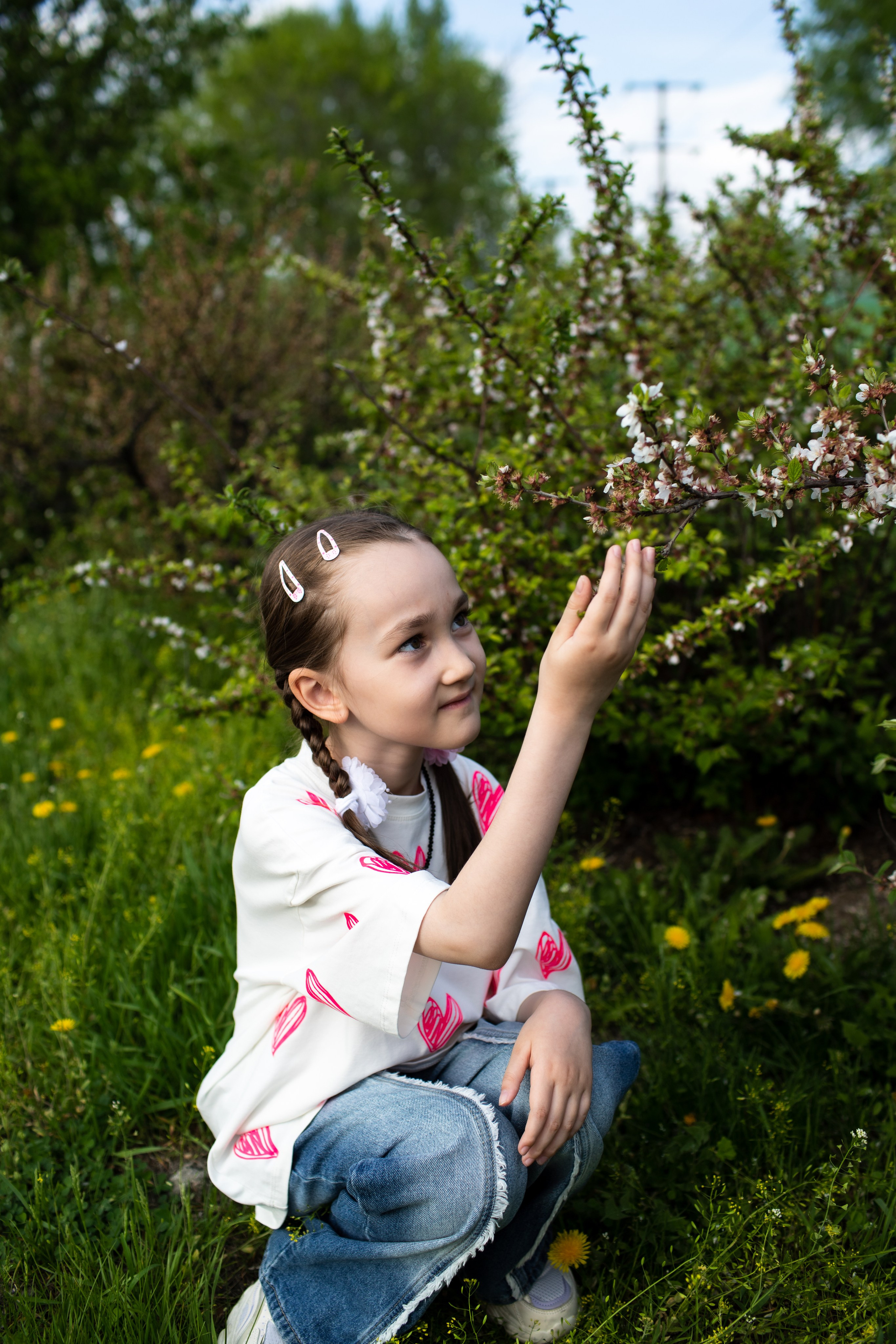 Мадина в цветущем парке. Семейный и детский фотограф в Хабаровске Алевтина Проскурякова