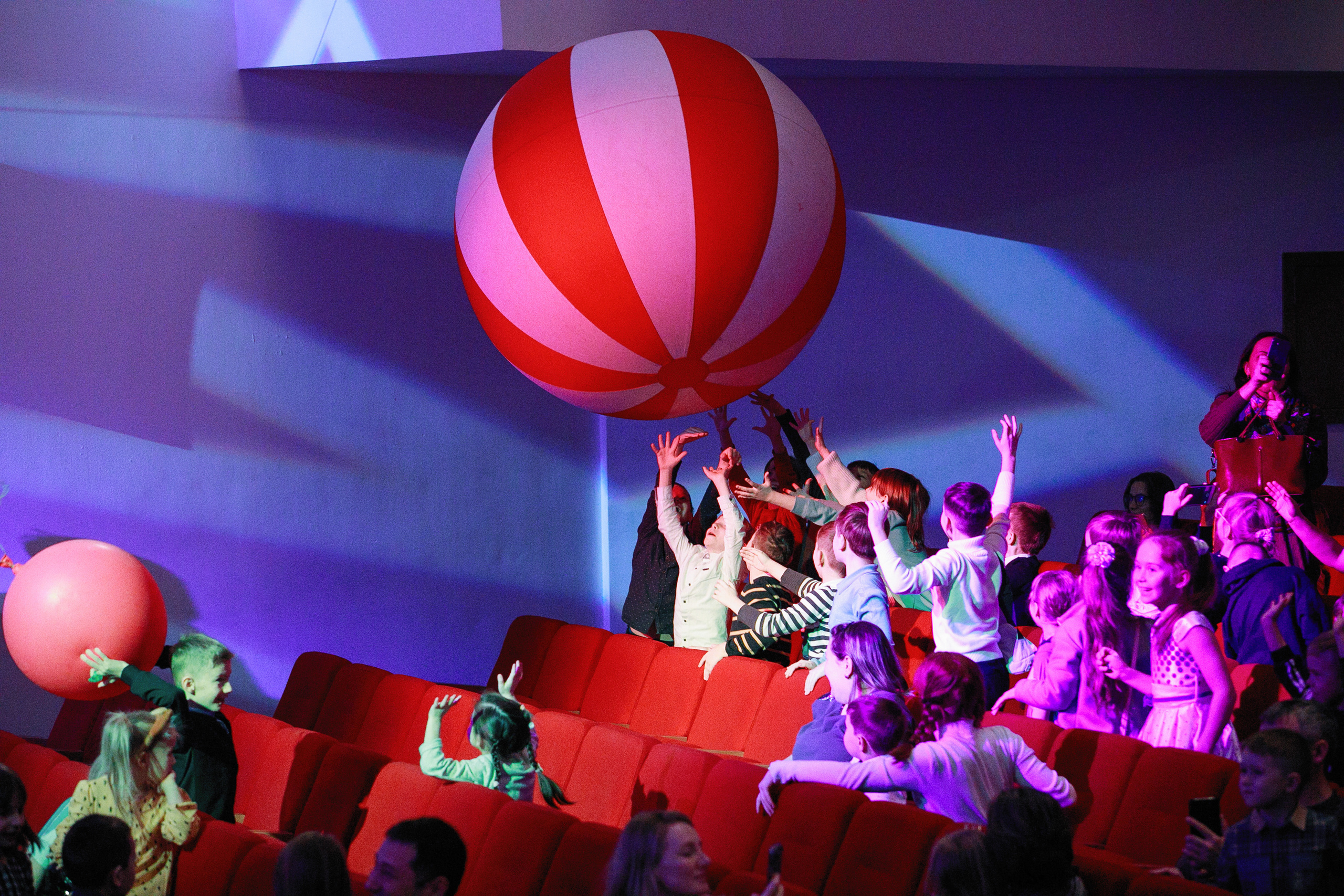 Ёлки новогодние в ДКЖ 2022. Фотомастерская Воробьевых