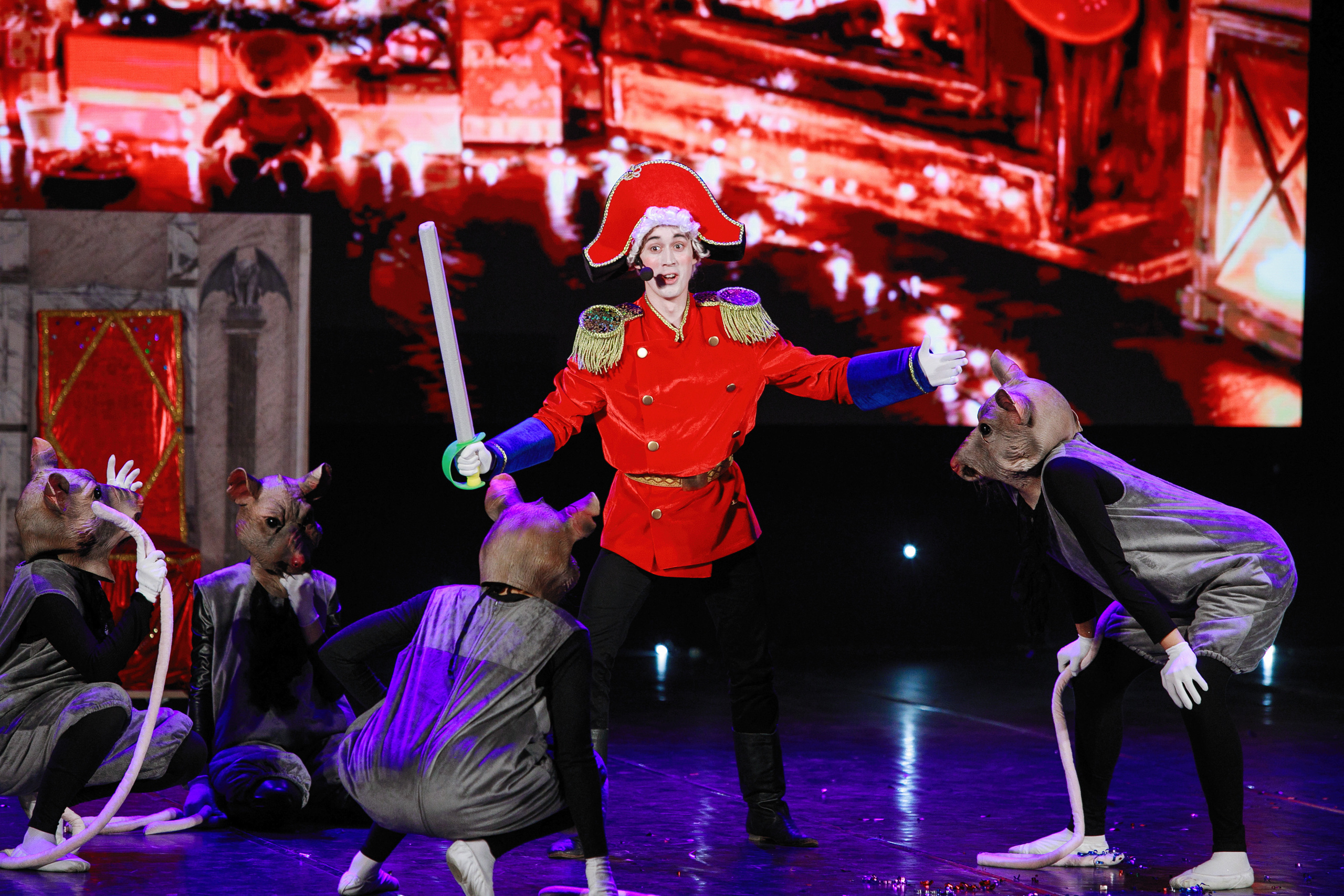 Ёлки новогодние в ДКЖ 2022. Фотомастерская Воробьевых