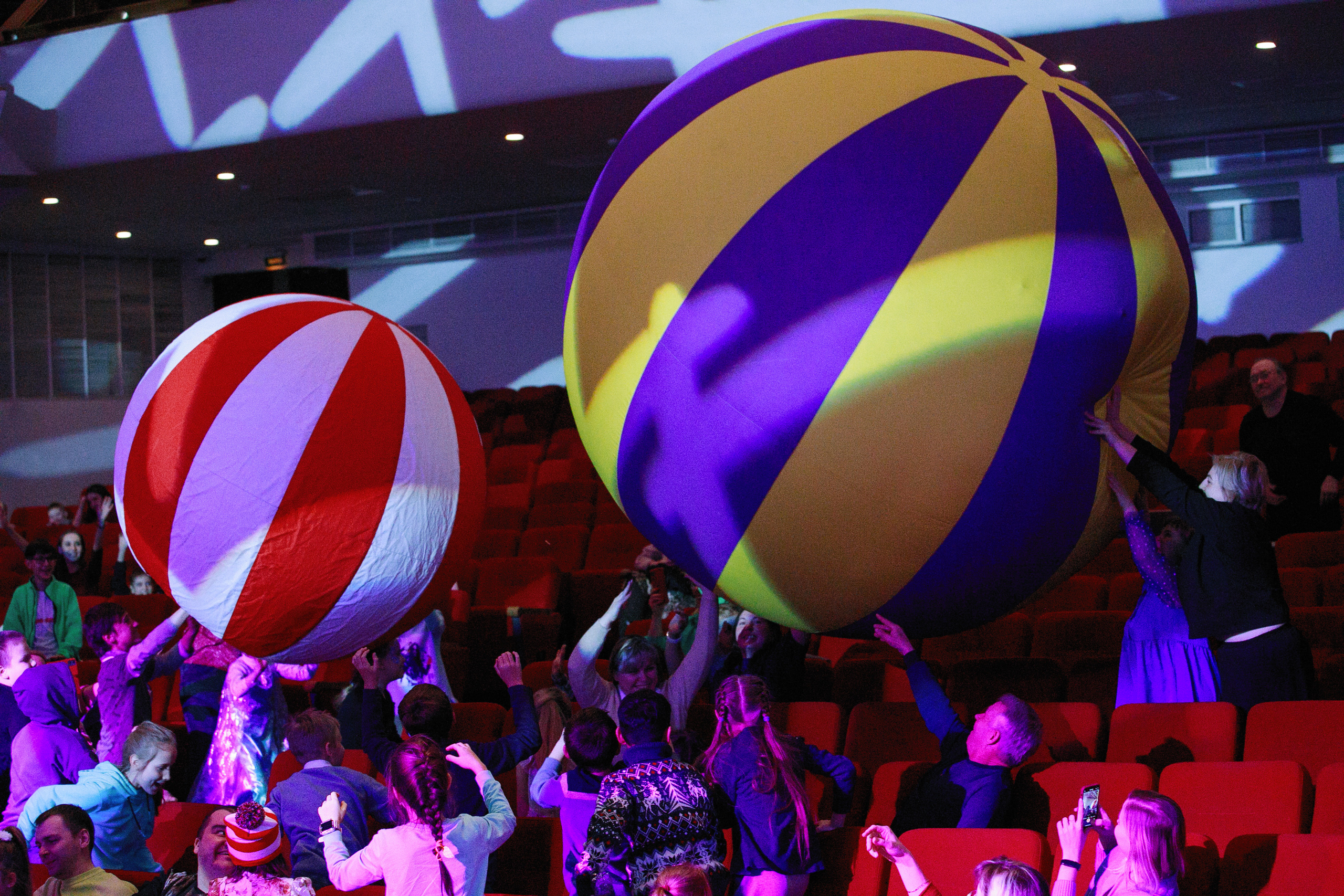 Ёлки новогодние в ДКЖ 2022. Фотомастерская Воробьевых