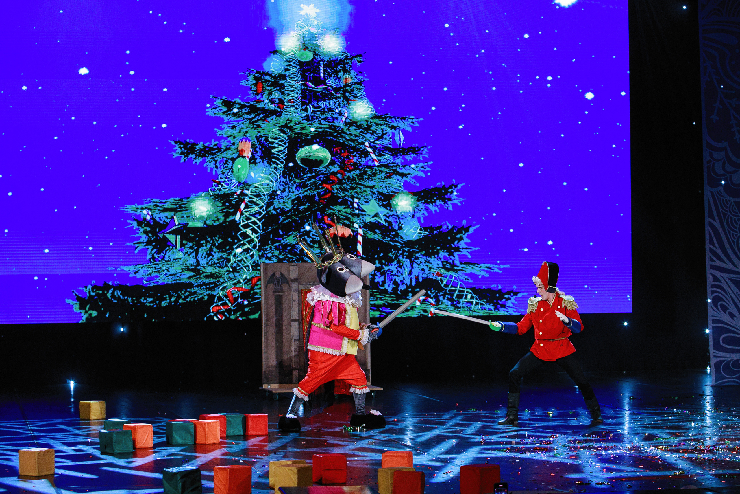 Ёлки новогодние в ДКЖ 2022. Фотомастерская Воробьевых