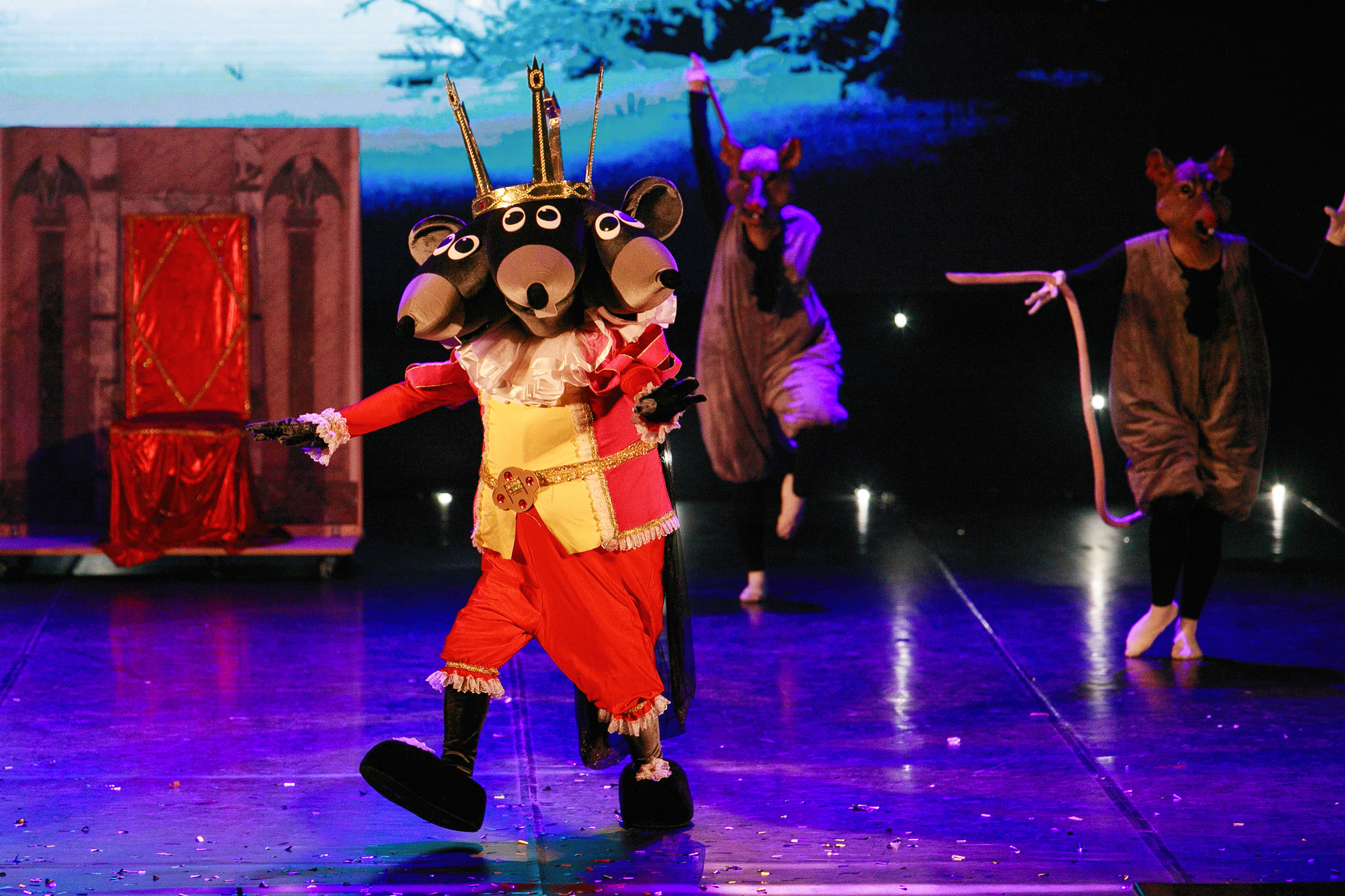 Ёлки новогодние в ДКЖ 2022. Фотомастерская Воробьевых