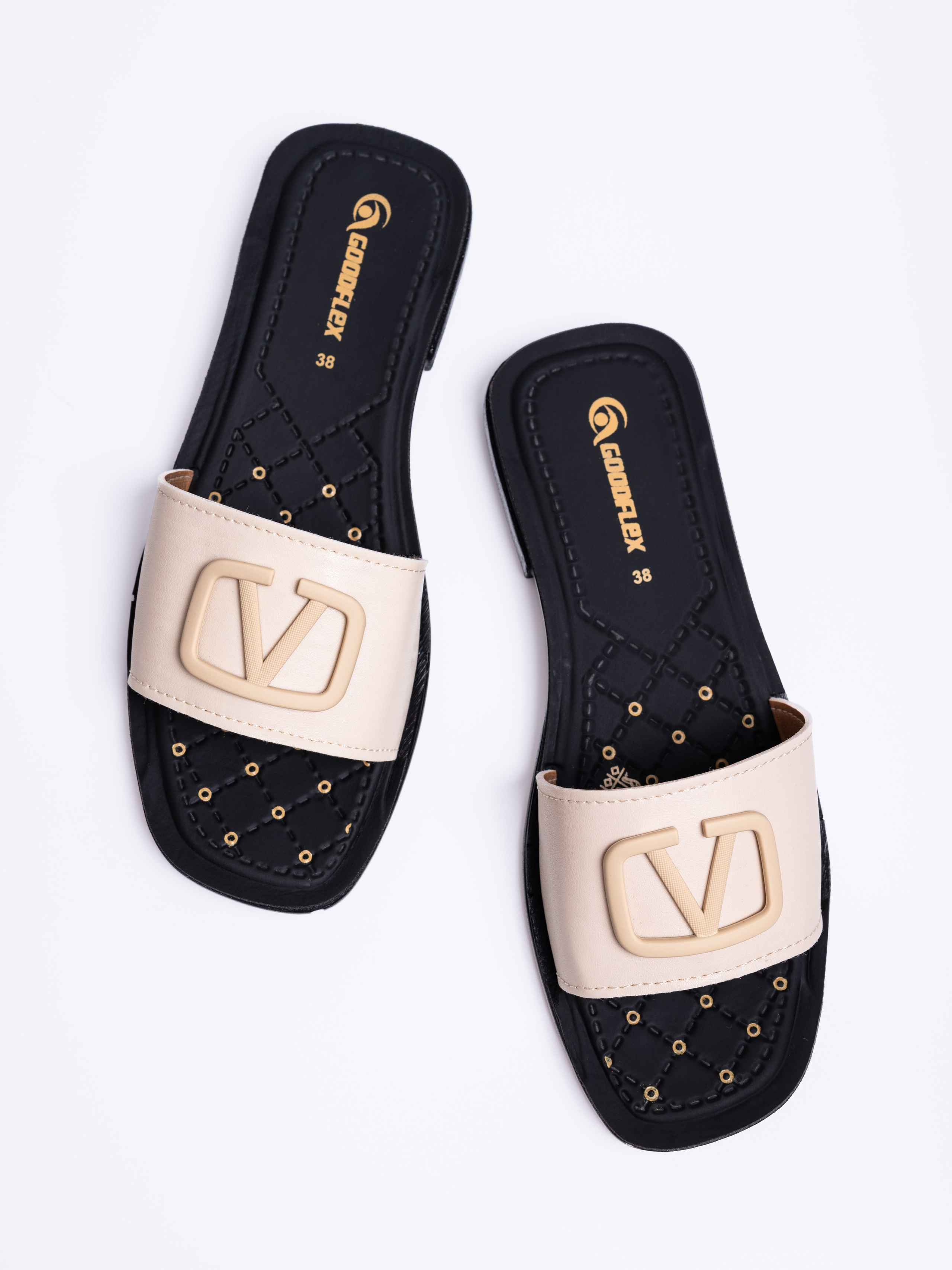 Тапочки. Предметный фотограф, фото для маркетплейсов Пятигорск, КМВ