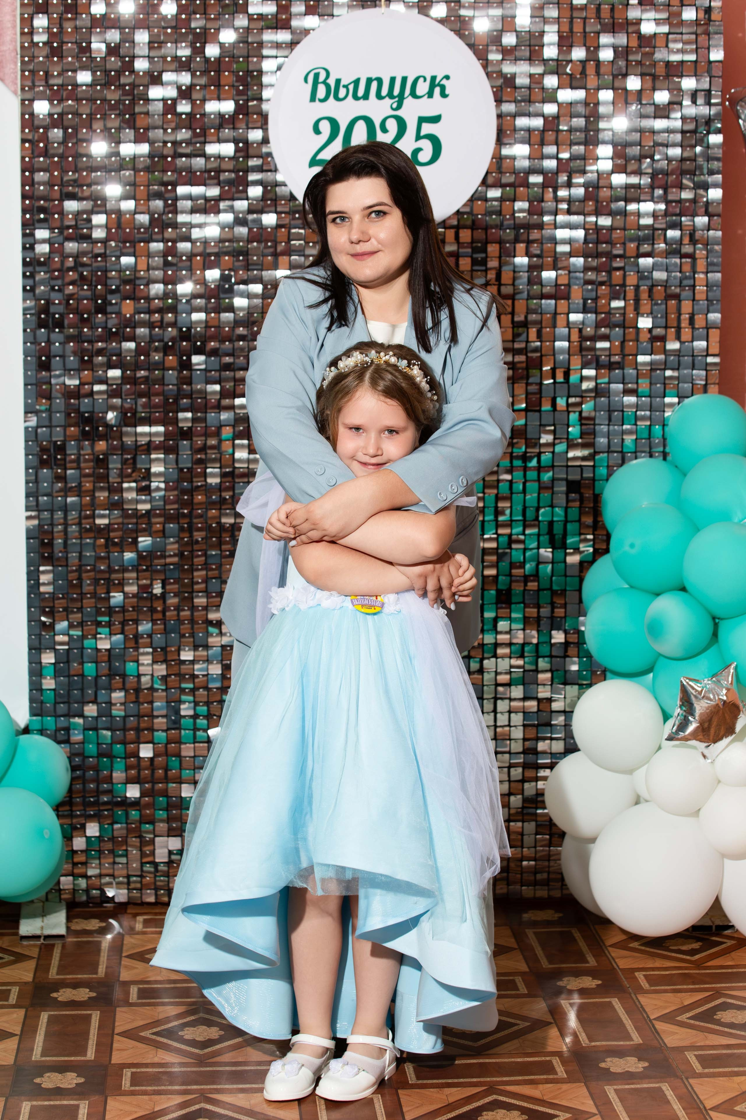 Профессиональный фотограф Николай Богатырев запечатлевает выпускной в детском саду в Мценске, Орле и Орловской области, яркие кадры первоклассников.