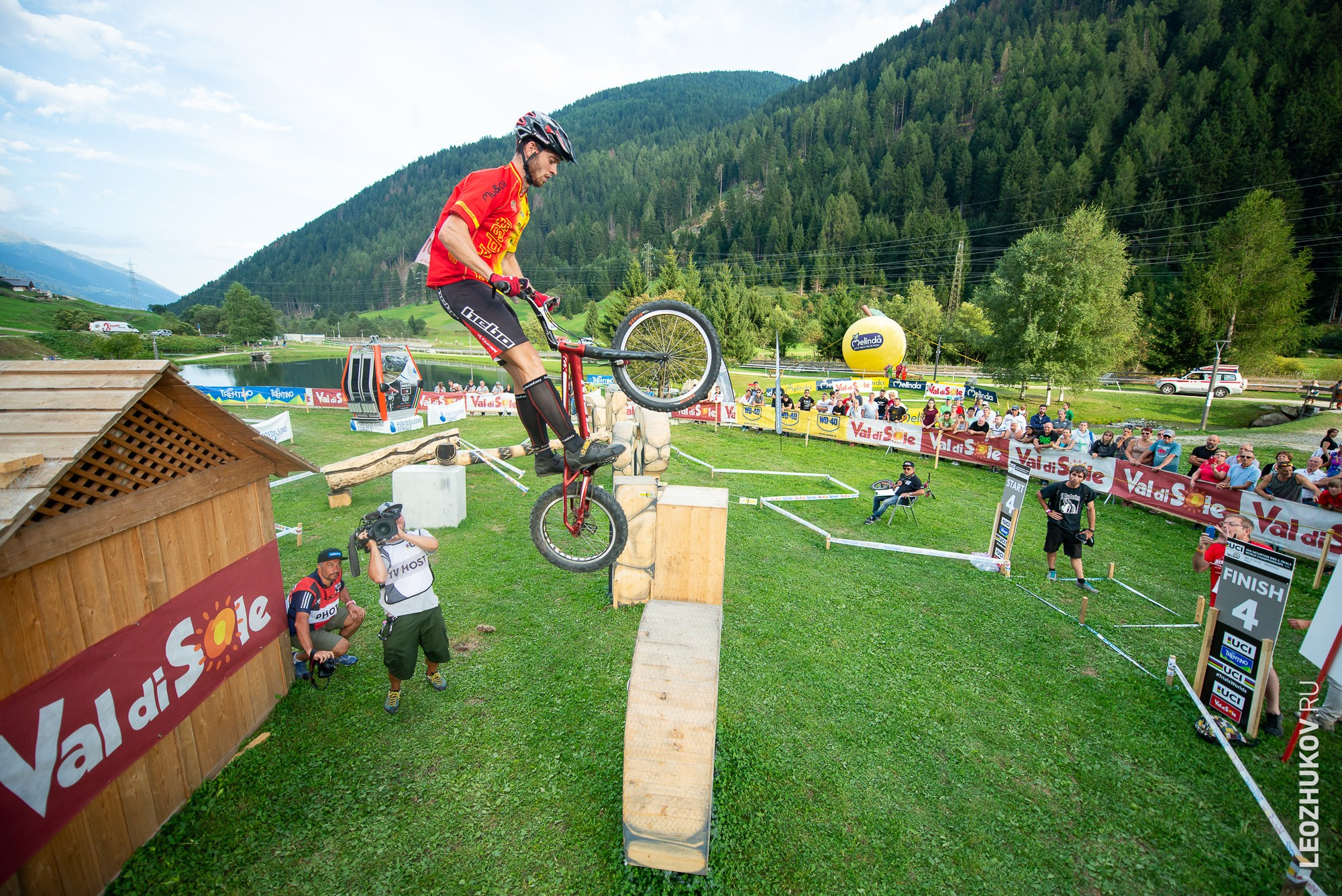 UCI Trials World Championships 2016 — finals. Sports photographer Leonid Zhukov