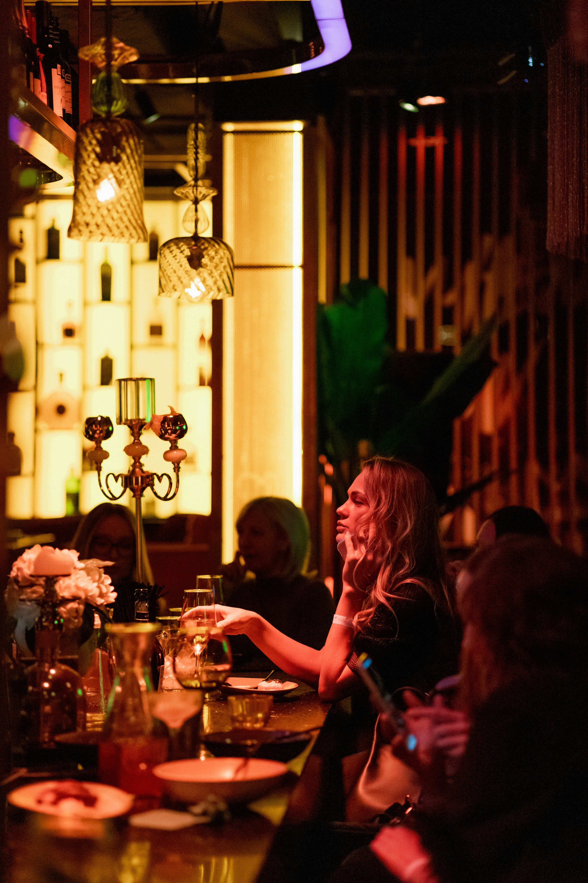 YANA URBAN: сольный концерт в «Анжелика Wineroom». СВОИ. ФОТООТЧЕТЫ-СОБЫТИЯ-МЕСТА