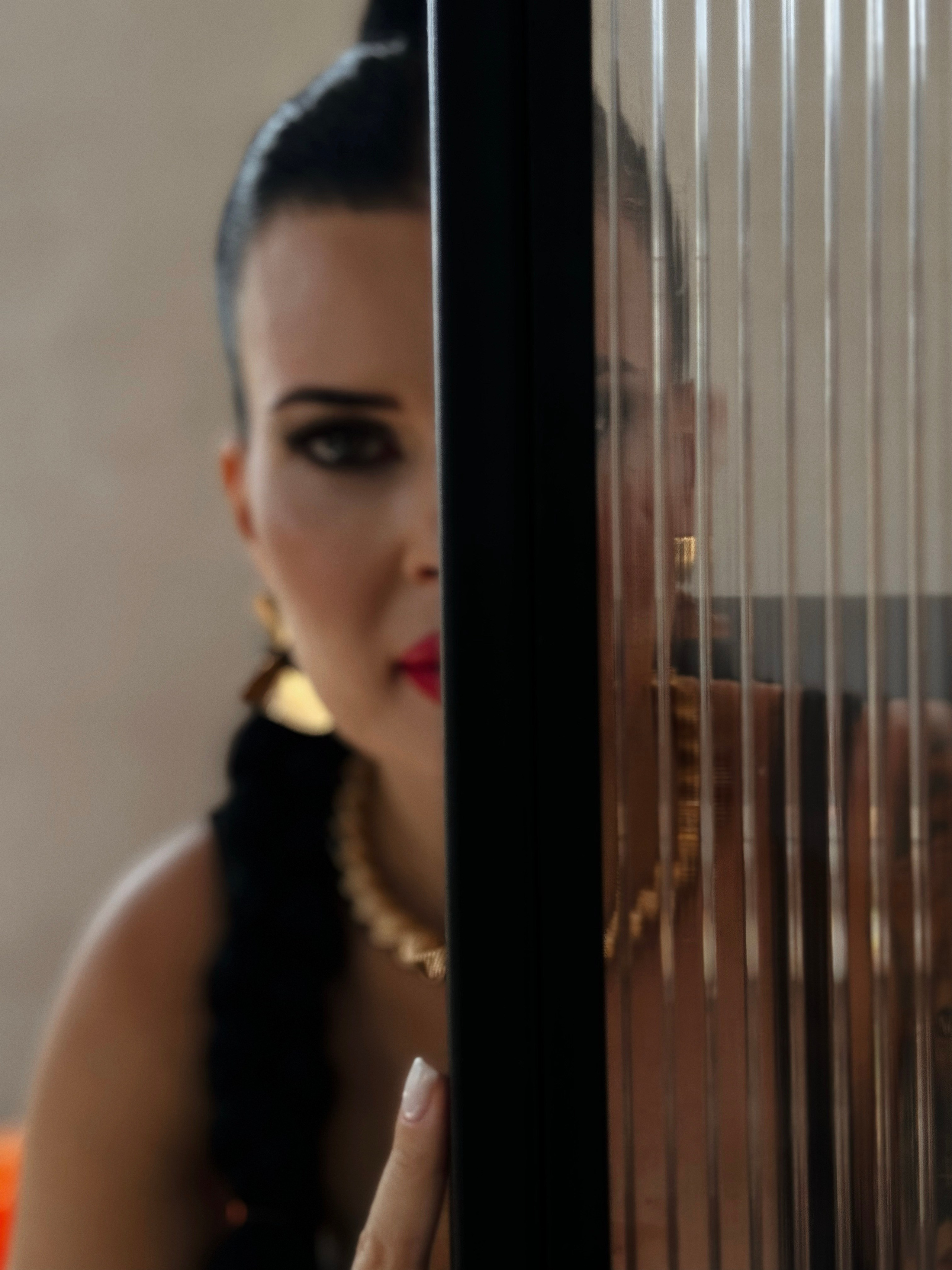 Контент-мейкер и лайф-терапевт