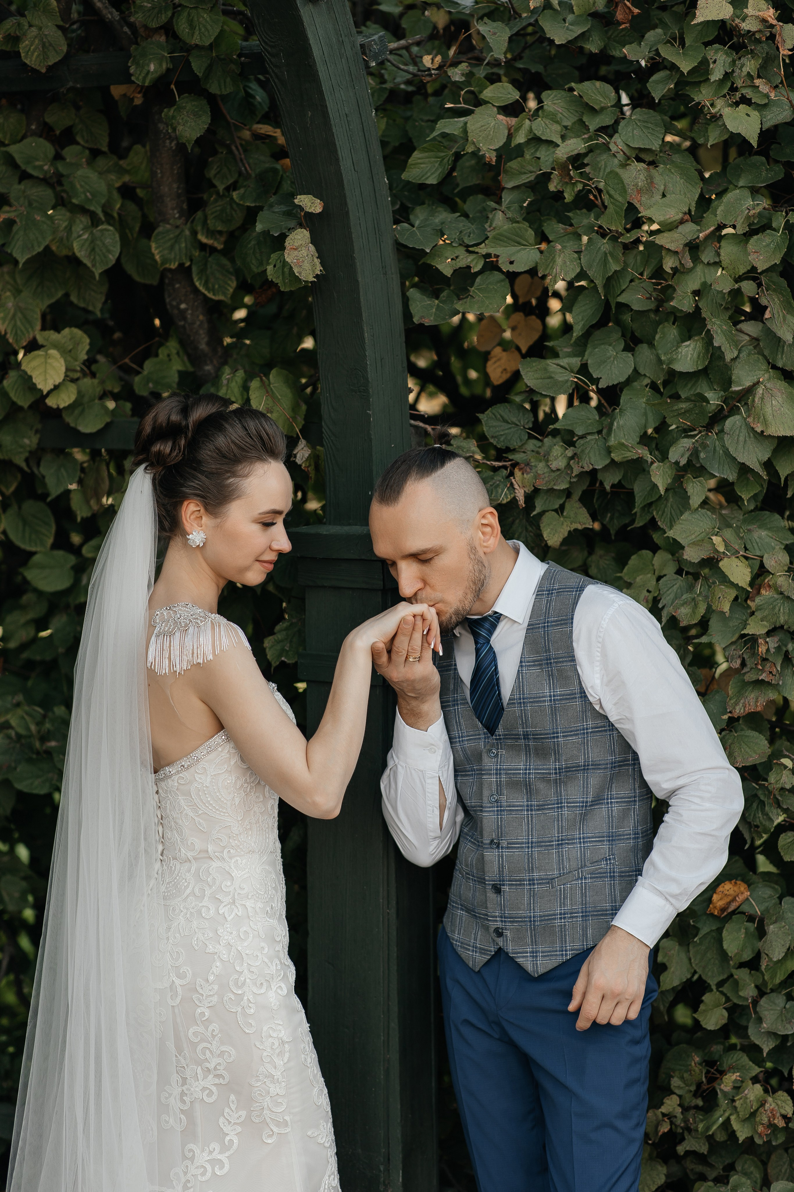 Свадебная фотосессия в усадьбе Кусково. Свадебный фотограф в Москве Дарья Олендарёва