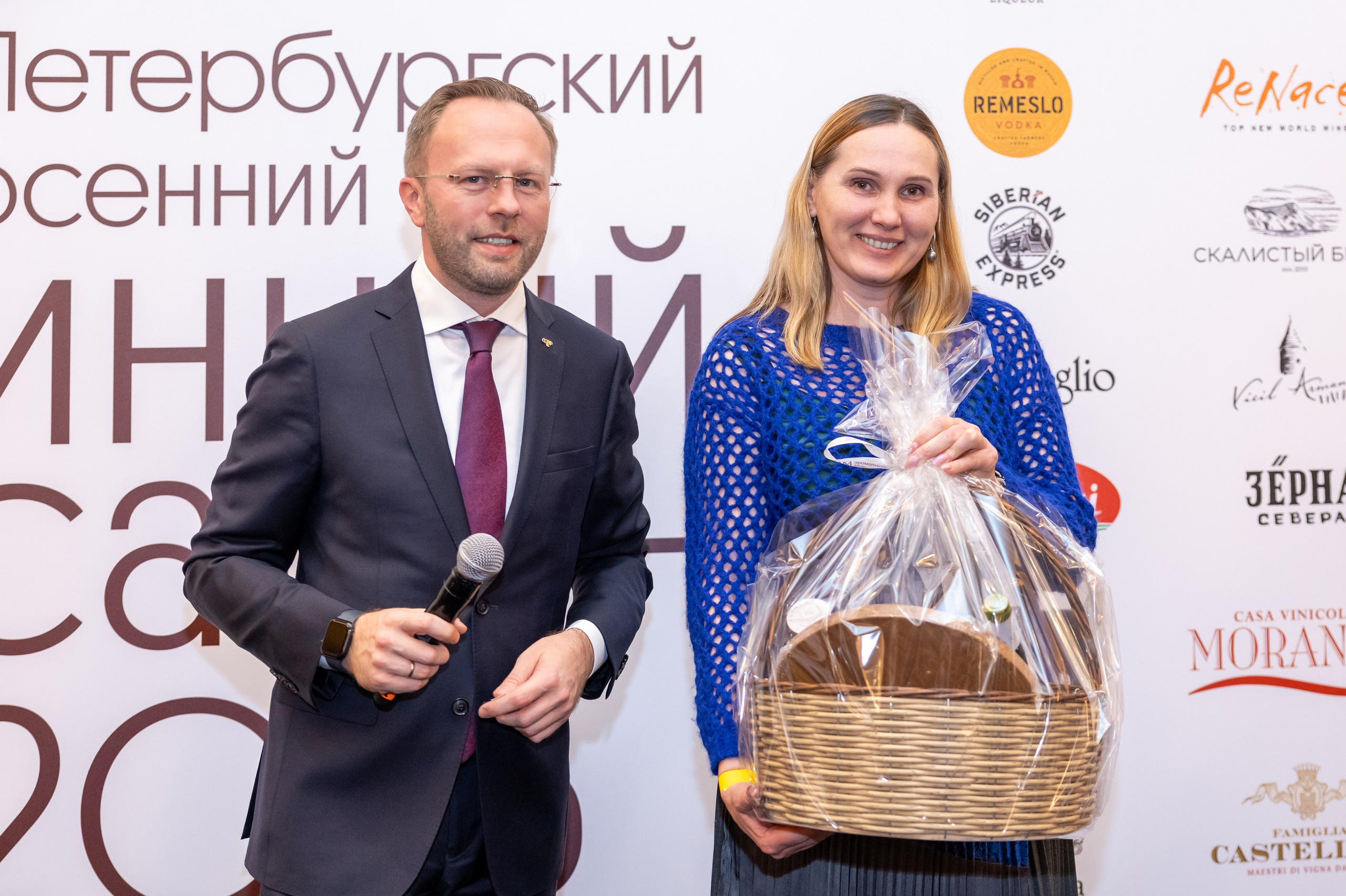 Репортажная фото- и видеосъемка Винного салона «Ароматный мир» в СПб