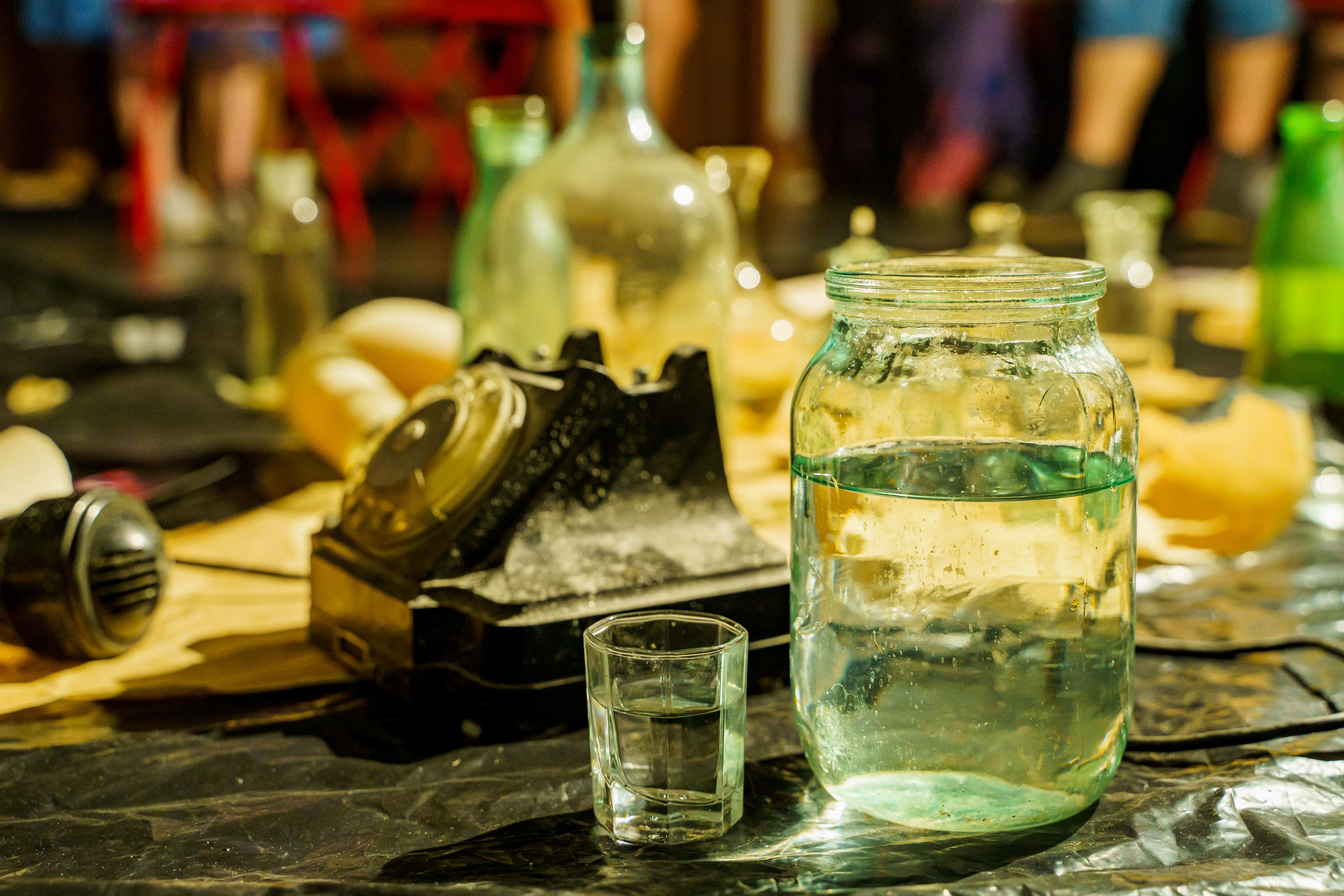 «Старухи» — спектакль-променад по мотивам произведений Д. Хармса. Фотограф Анастасия Арланцева